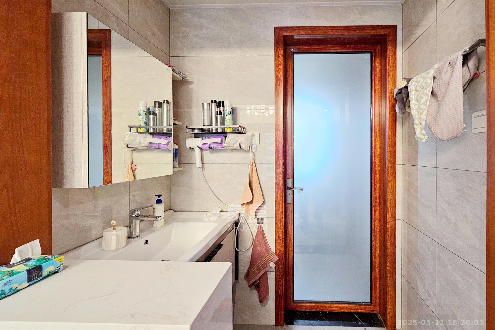 长房东旭国际 3室2厅2卫 168.0万 长房东旭国际 3室2厅2卫 168.0万卫生间