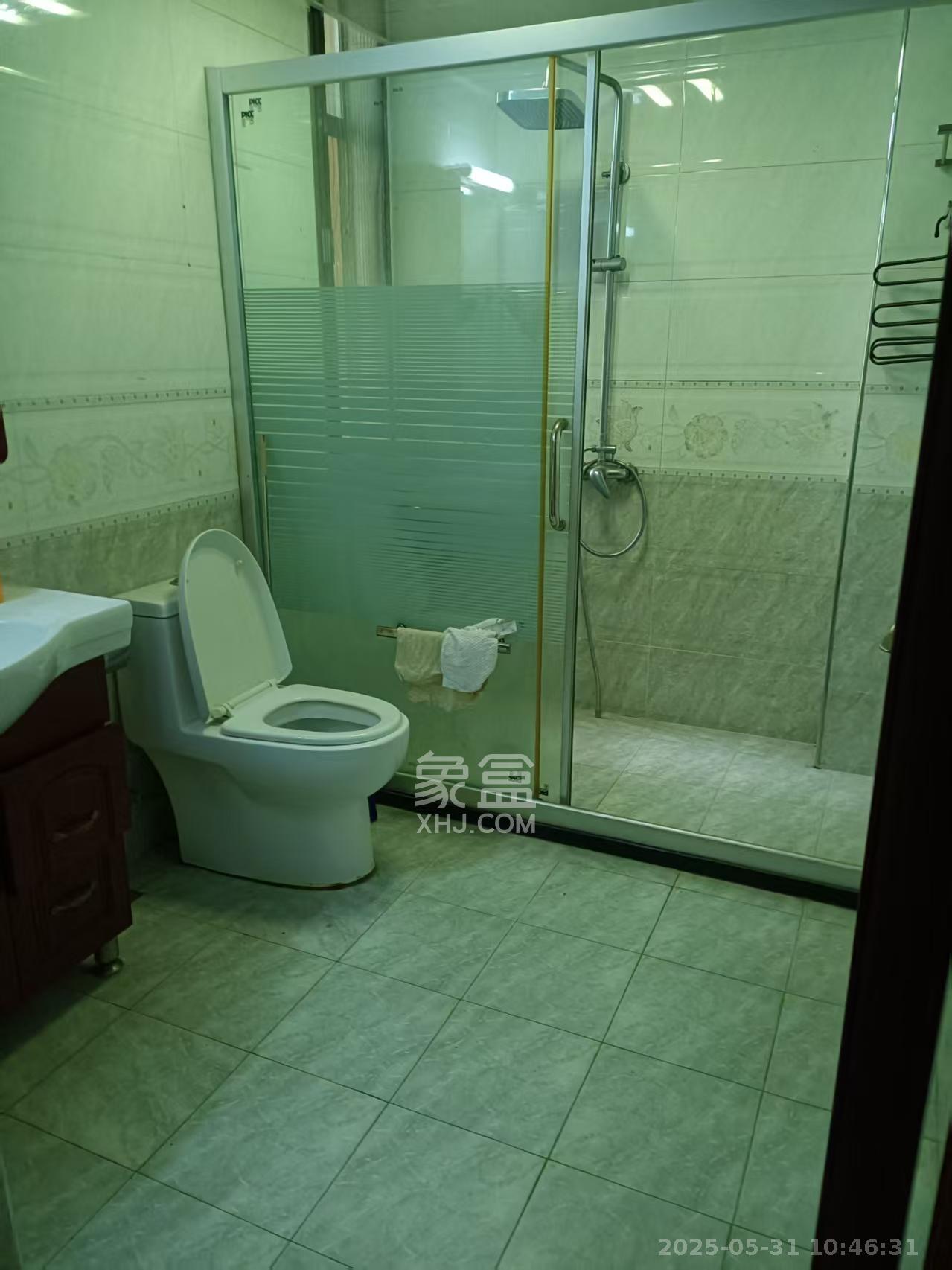 卓越蔚蓝海岸二期 3室2厅2卫 3300.0元/月 卓越蔚蓝海岸二期 3室2厅2卫 3300.0元/月室内图