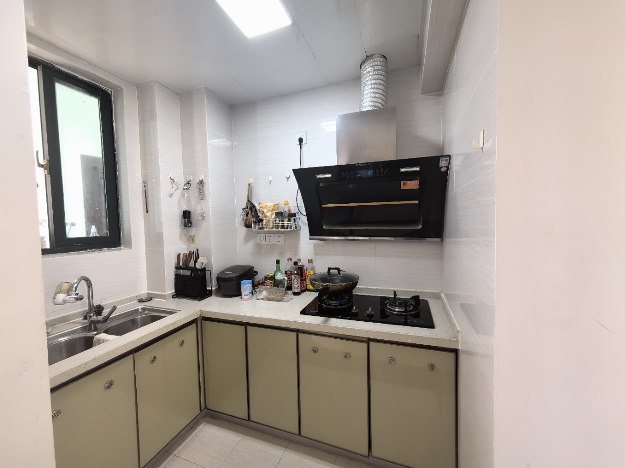 晨晖帝景  2室2厅2卫    165.0万 晨晖帝景  2室2厅2卫    165.0万室内图