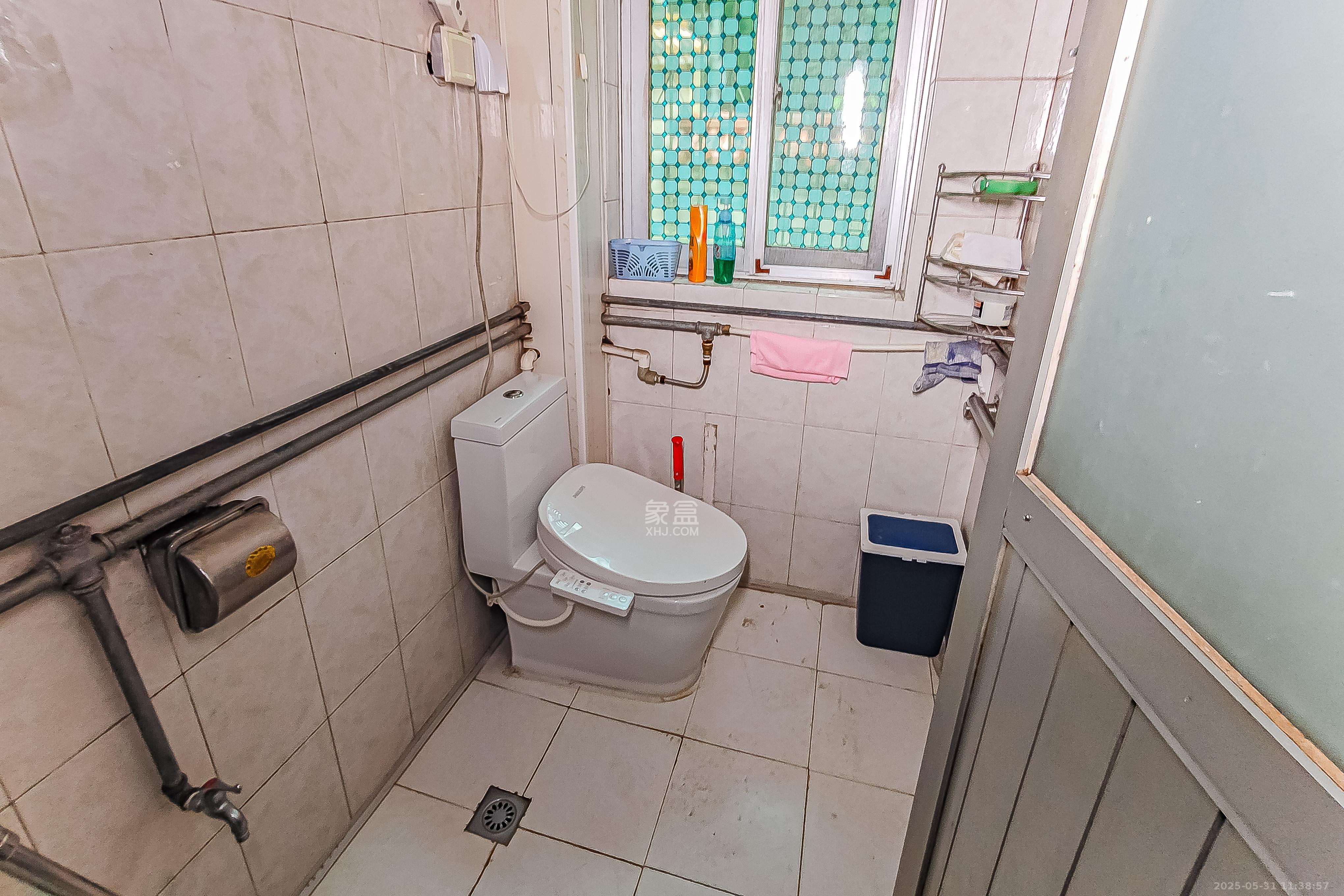 天心区政府机关宿舍  3室2厅1卫    89.0万 天心区政府机关宿舍  3室2厅1卫    89.0万卫生间