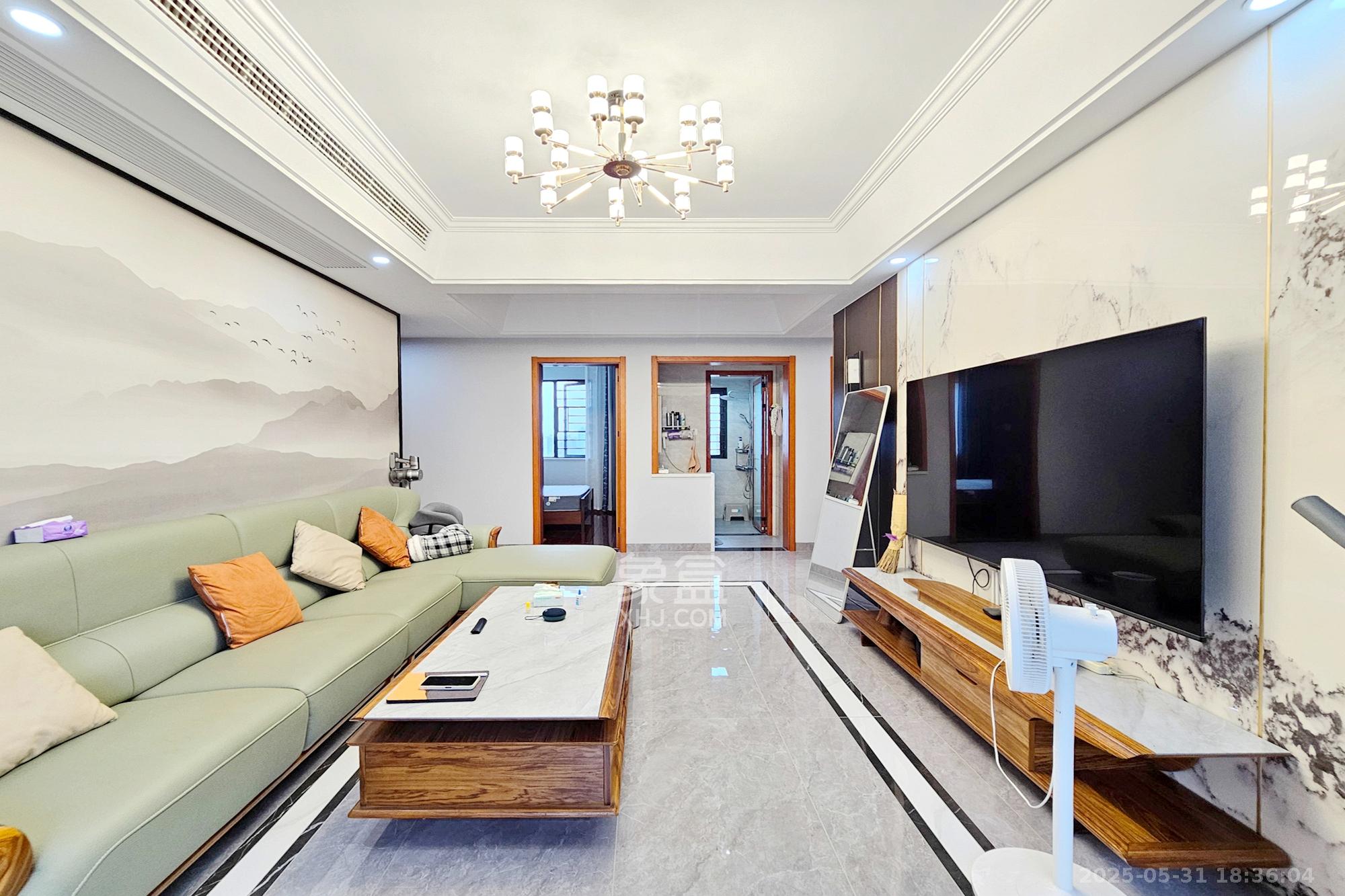 长房东旭国际 3室2厅2卫 168.0万 长房东旭国际 3室2厅2卫 168.0万客厅