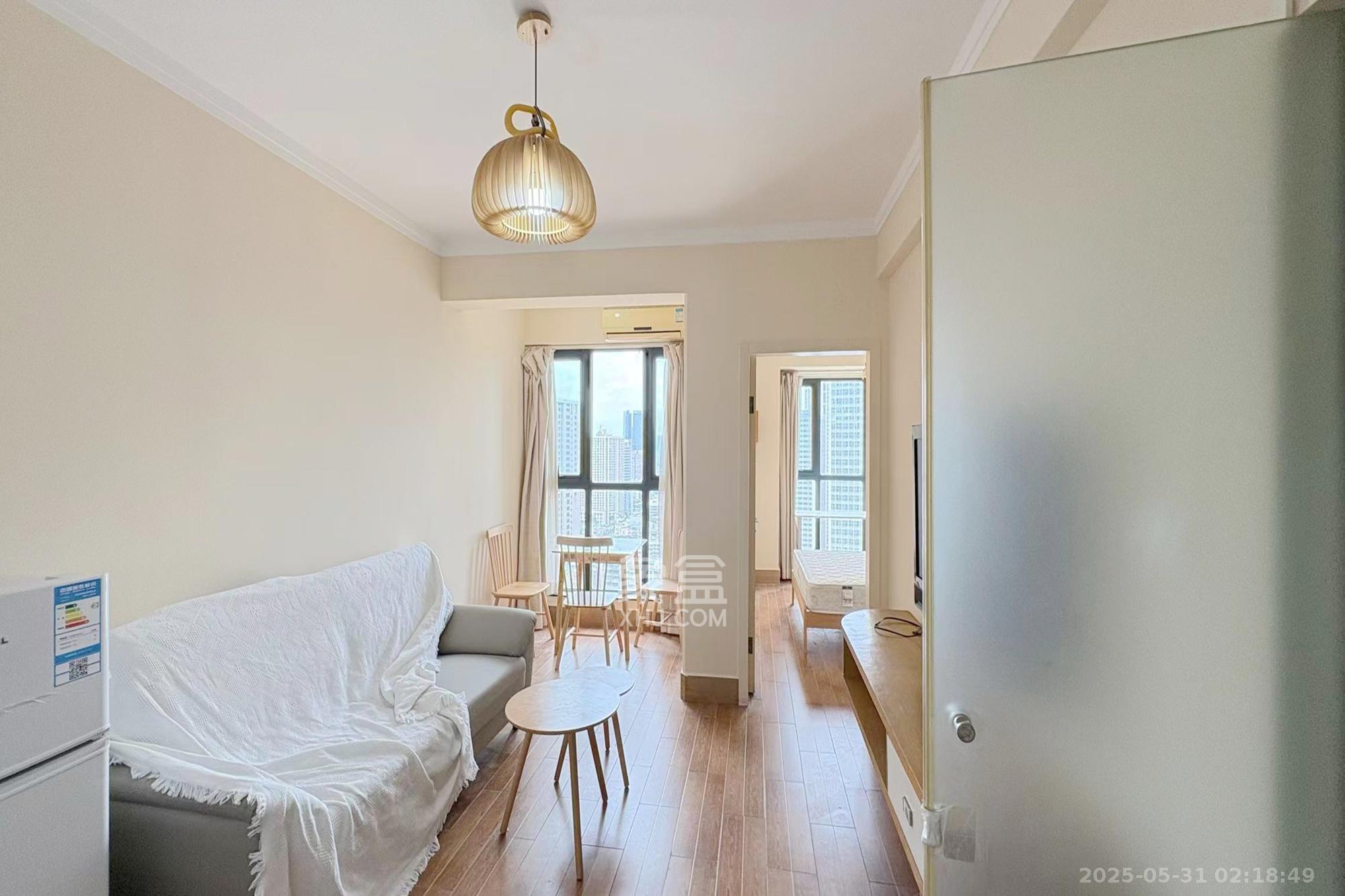 中天广场  1室1厅1卫    46.9万 中天广场  1室1厅1卫    46.9万