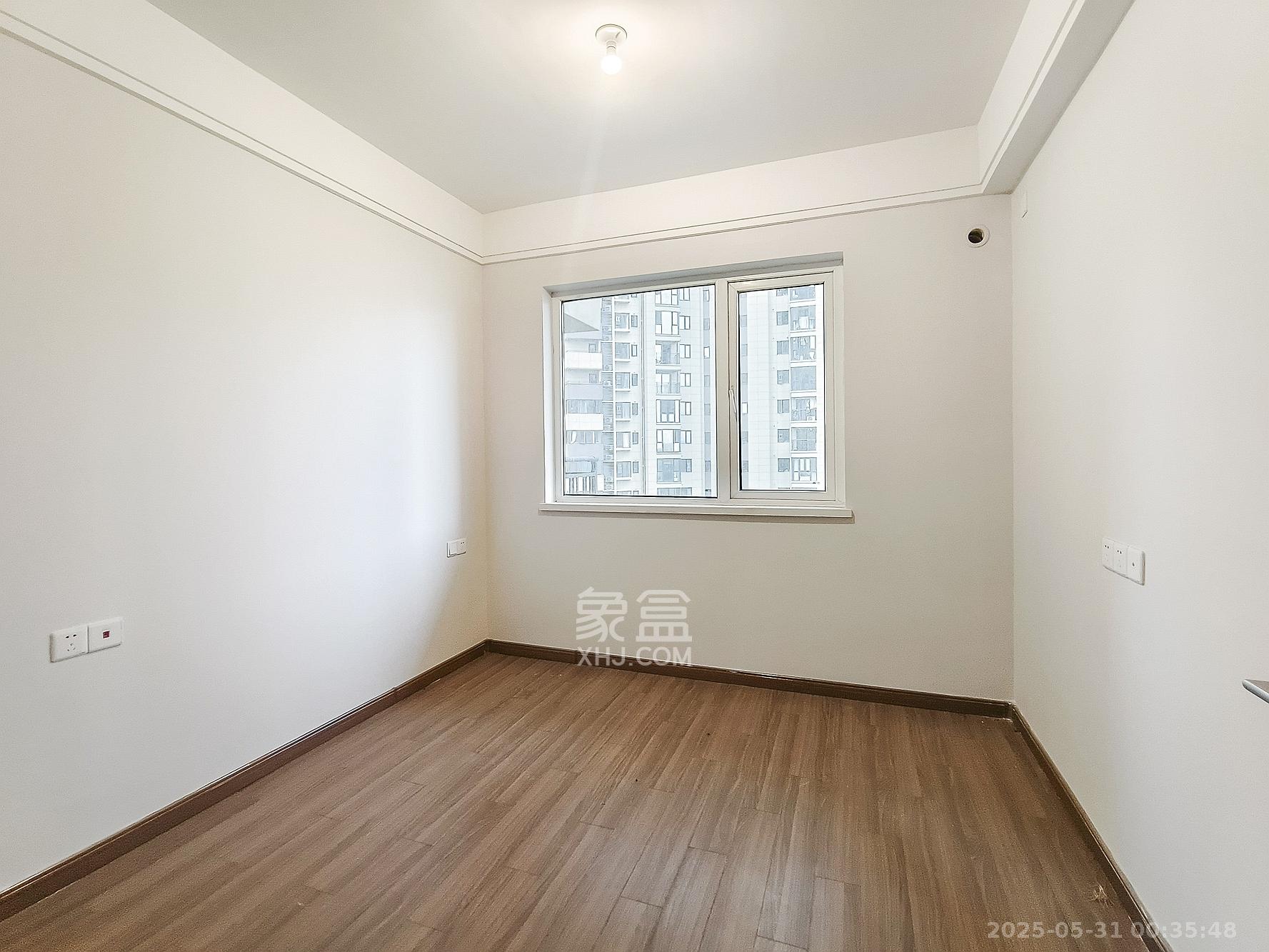 保利香槟国际  4室2厅2卫    106.0万 保利香槟国际  4室2厅2卫    106.0万卧室