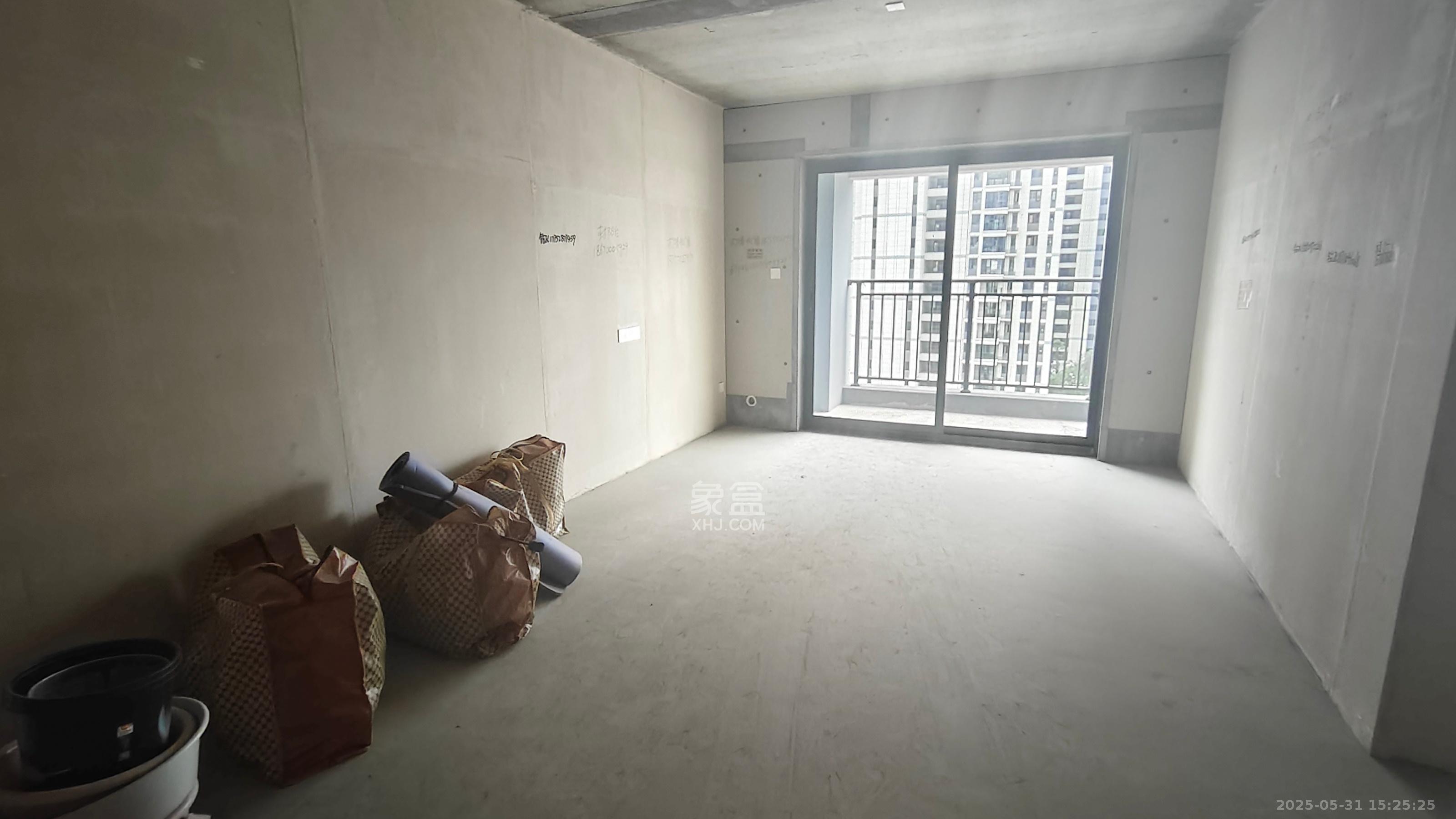 长沙北中心保利时代F区  3室2厅2卫    1000.0元/月 长沙北中心保利时代F区  3室2厅2卫    1000.0元/月室内图1