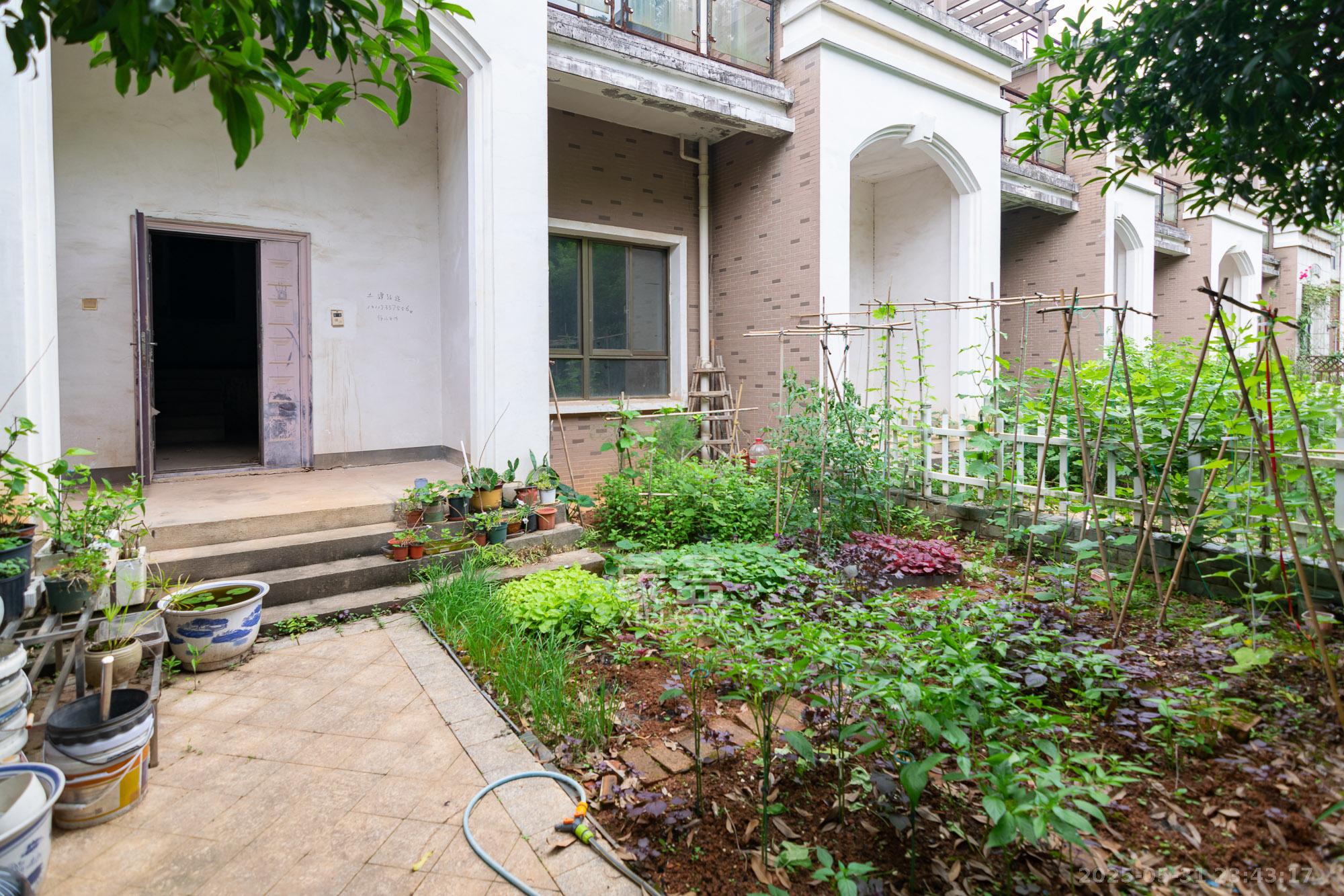 湖南报业文化城(米地亚家园) 5室2厅4卫 248.0万 湖南报业文化城(米地亚家园) 5室2厅4卫 248.0万其他