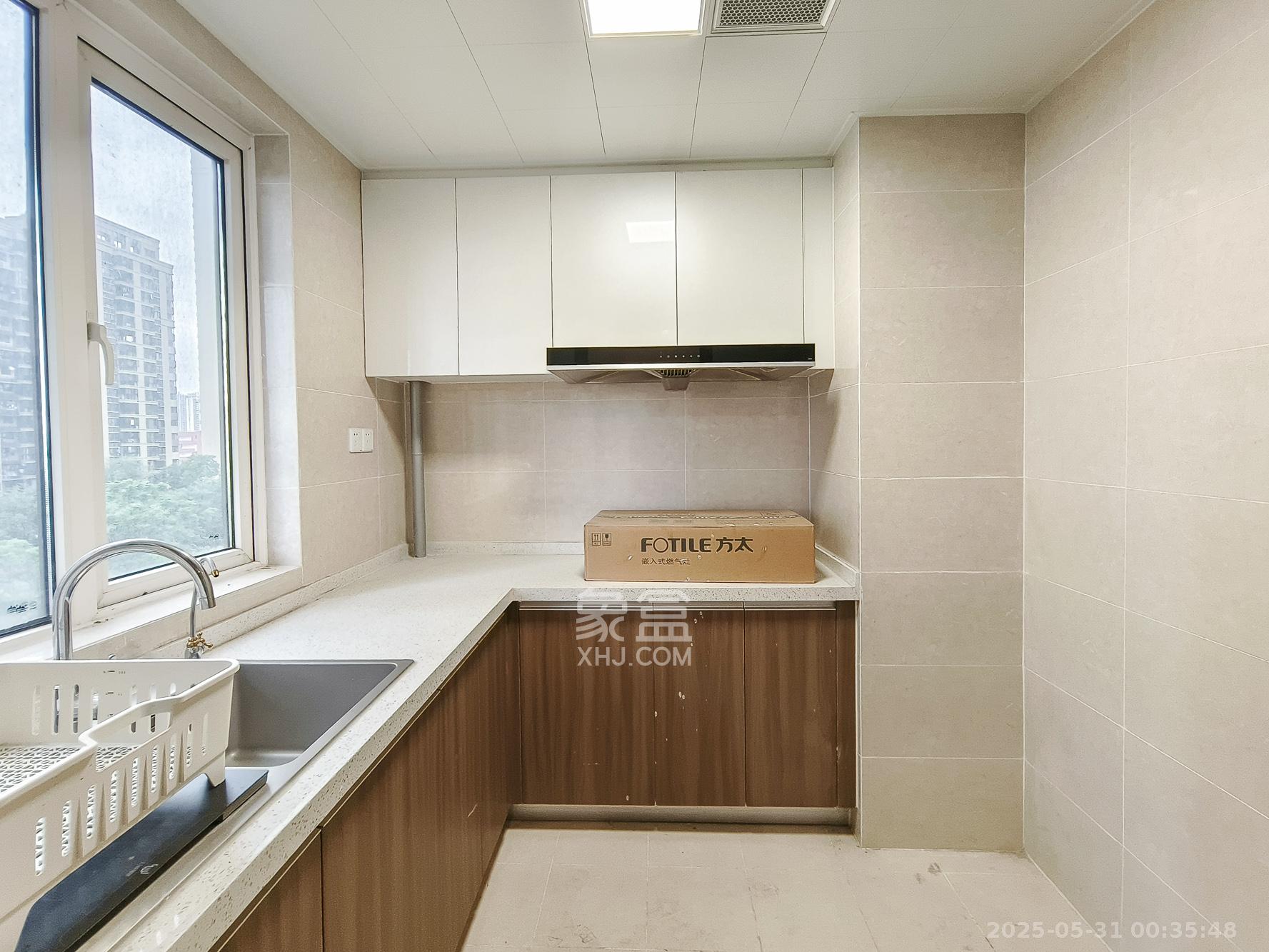 保利香槟国际  4室2厅2卫    106.0万 保利香槟国际  4室2厅2卫    106.0万厨房