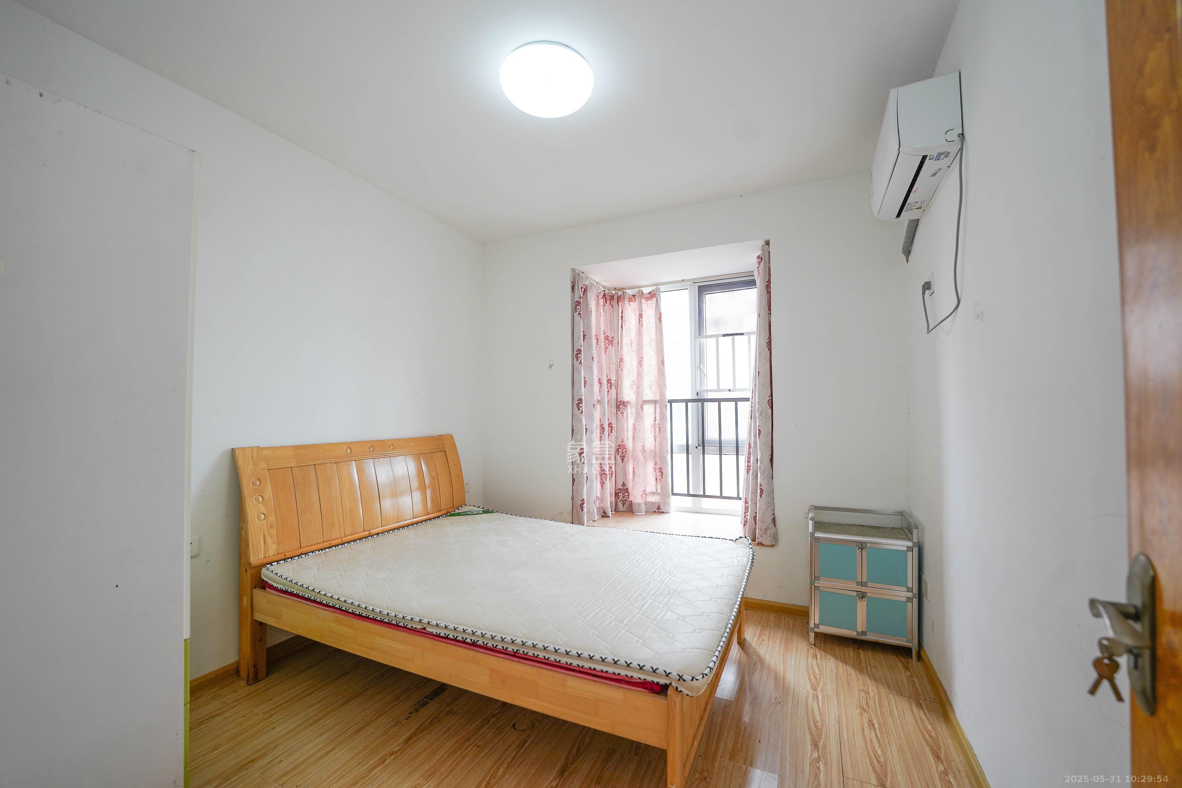 丽发新城 3室2厅2卫 83.8万 丽发新城 3室2厅2卫 83.8万卧室