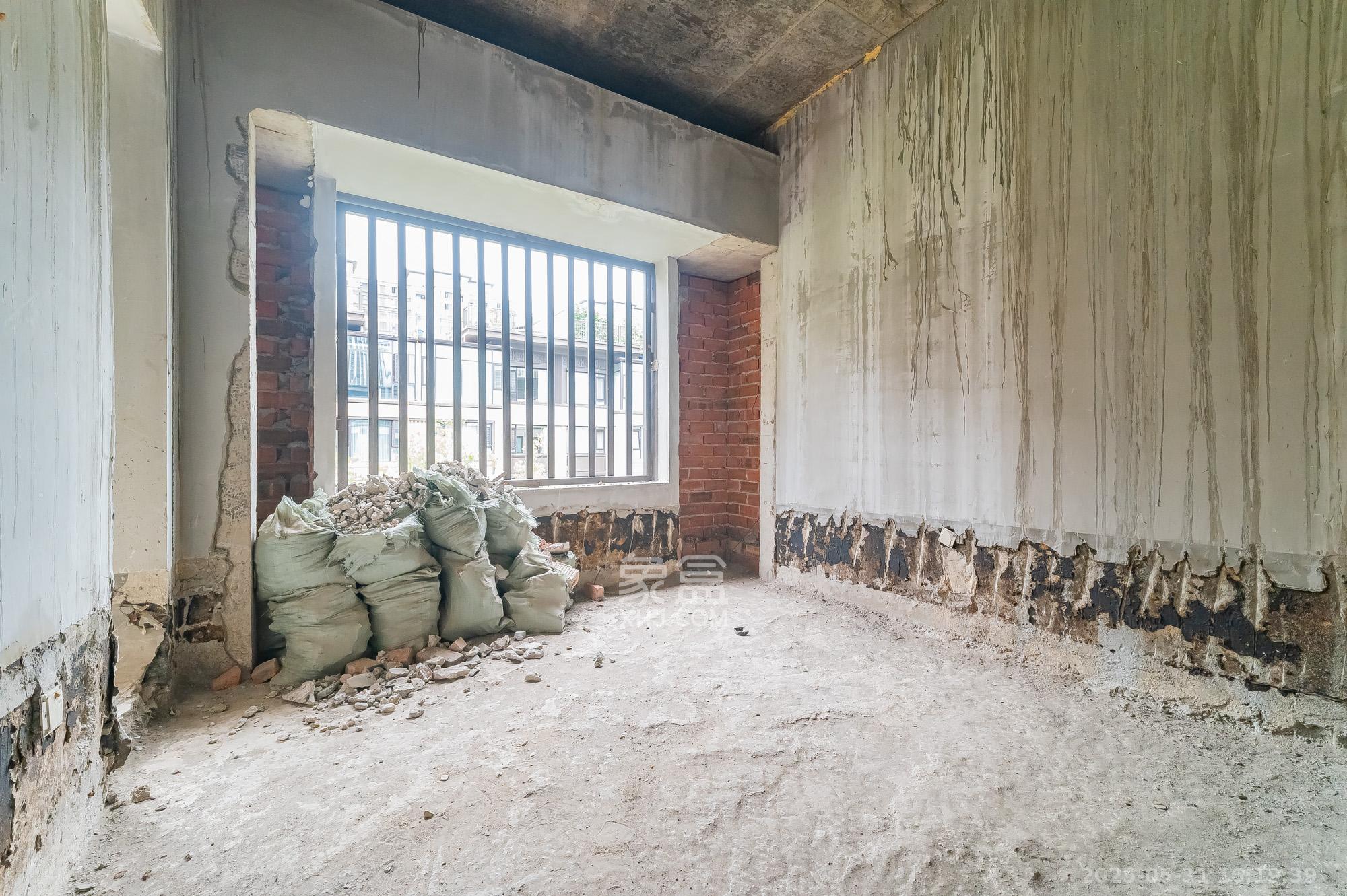 中交建发松雅院  5室2厅3卫    290.0万 中交建发松雅院  5室2厅3卫    290.0万其他