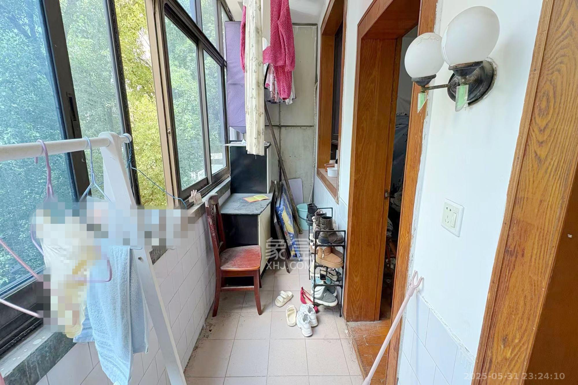 湖南省地铁局宿舍 3室2厅1卫 65.0万 湖南省地铁局宿舍 3室2厅1卫 65.0万阳台