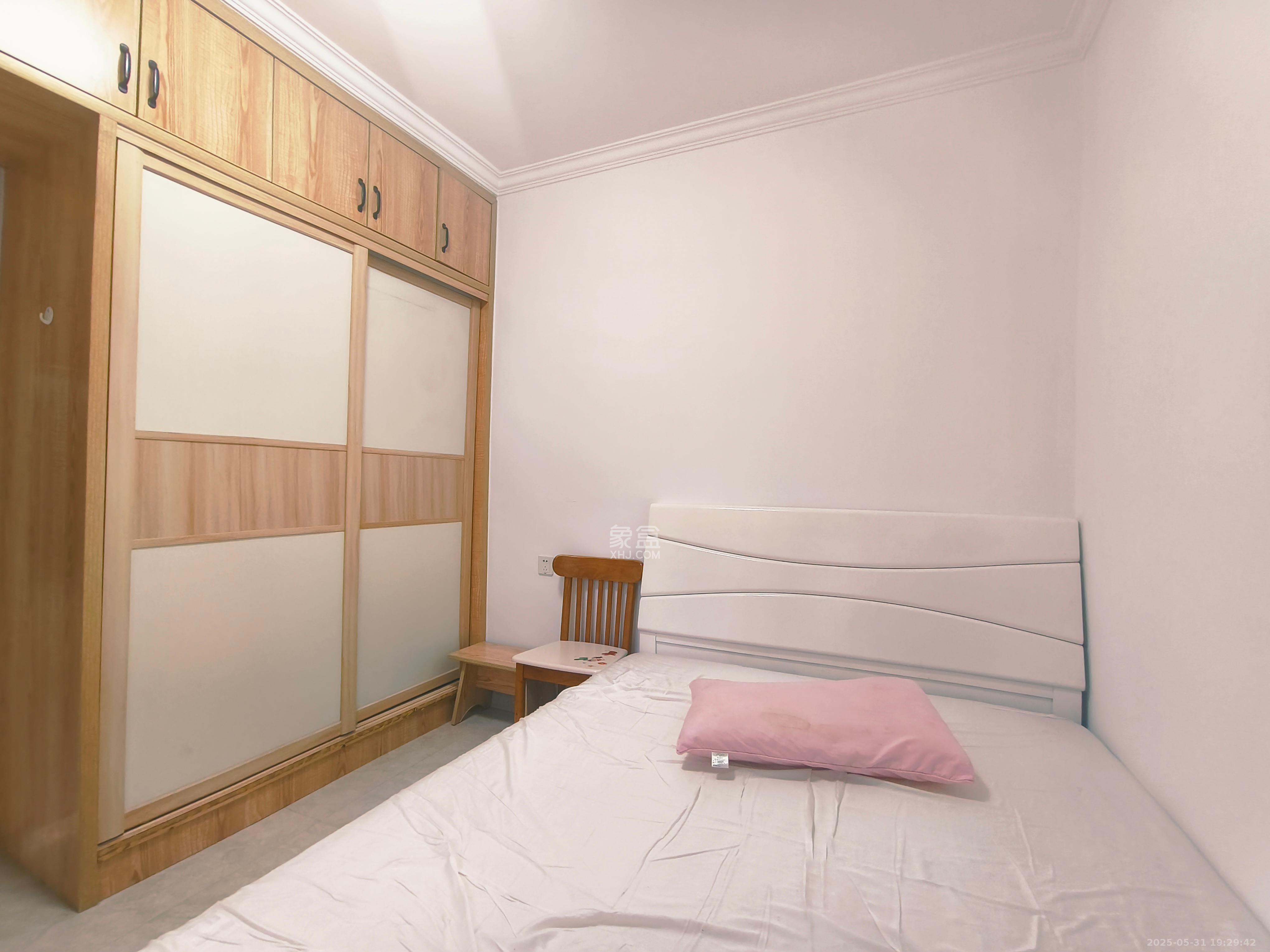 惟泽园  2室1厅1卫    2400.0元/月室内图