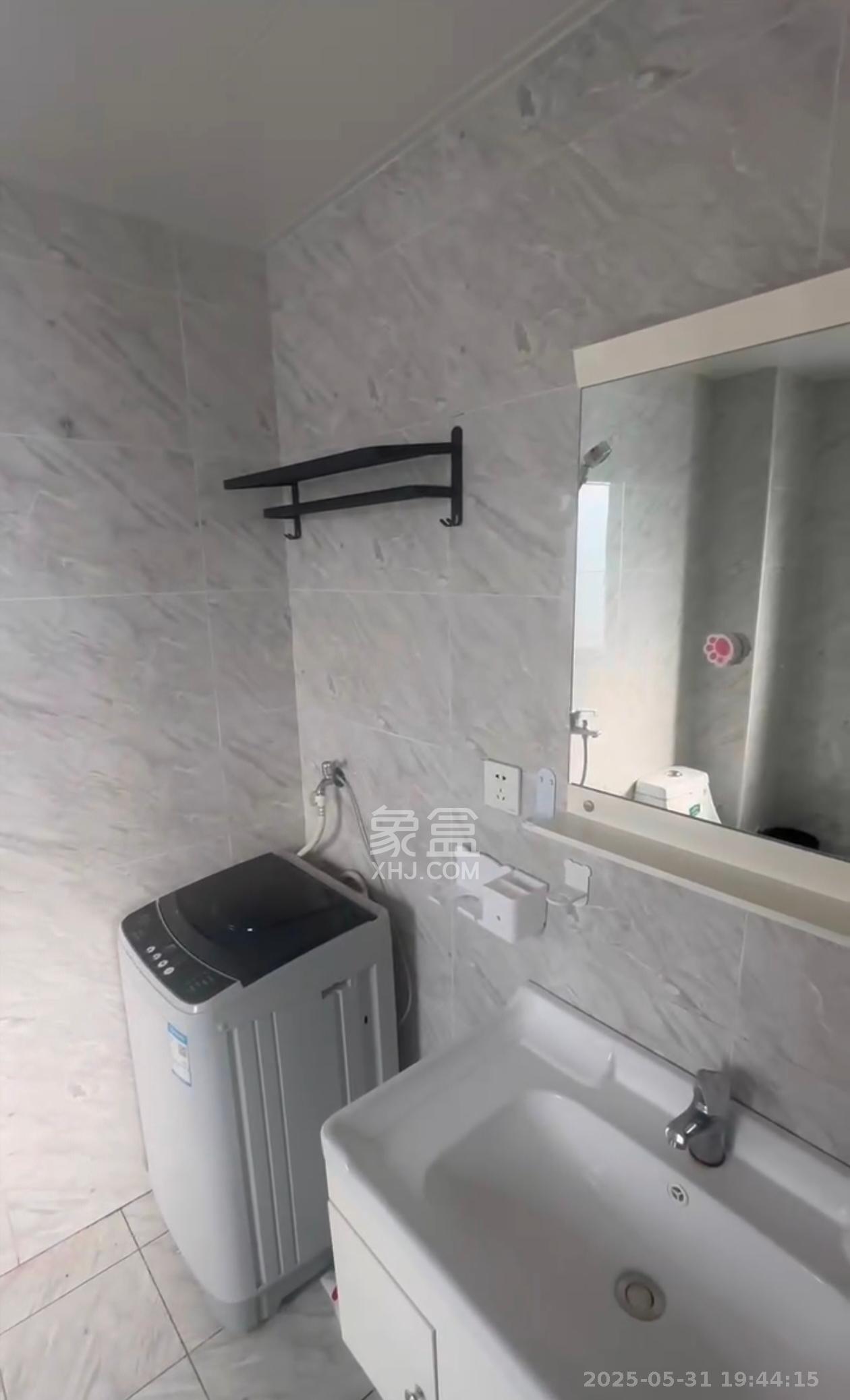 中海国际二期 1室1厅1卫 1100.0元/月 中海国际二期 1室1厅1卫 1100.0元/月室内图