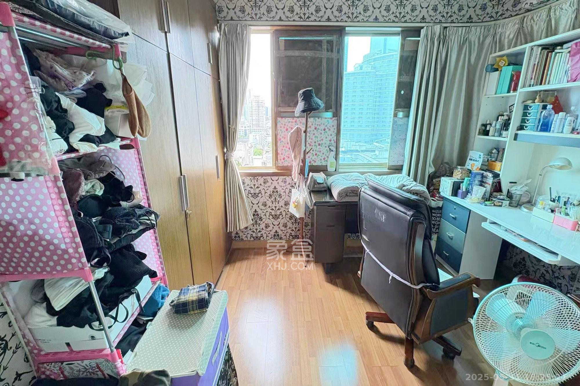 凤凰大厦  3室2厅2卫   99.80万阳台