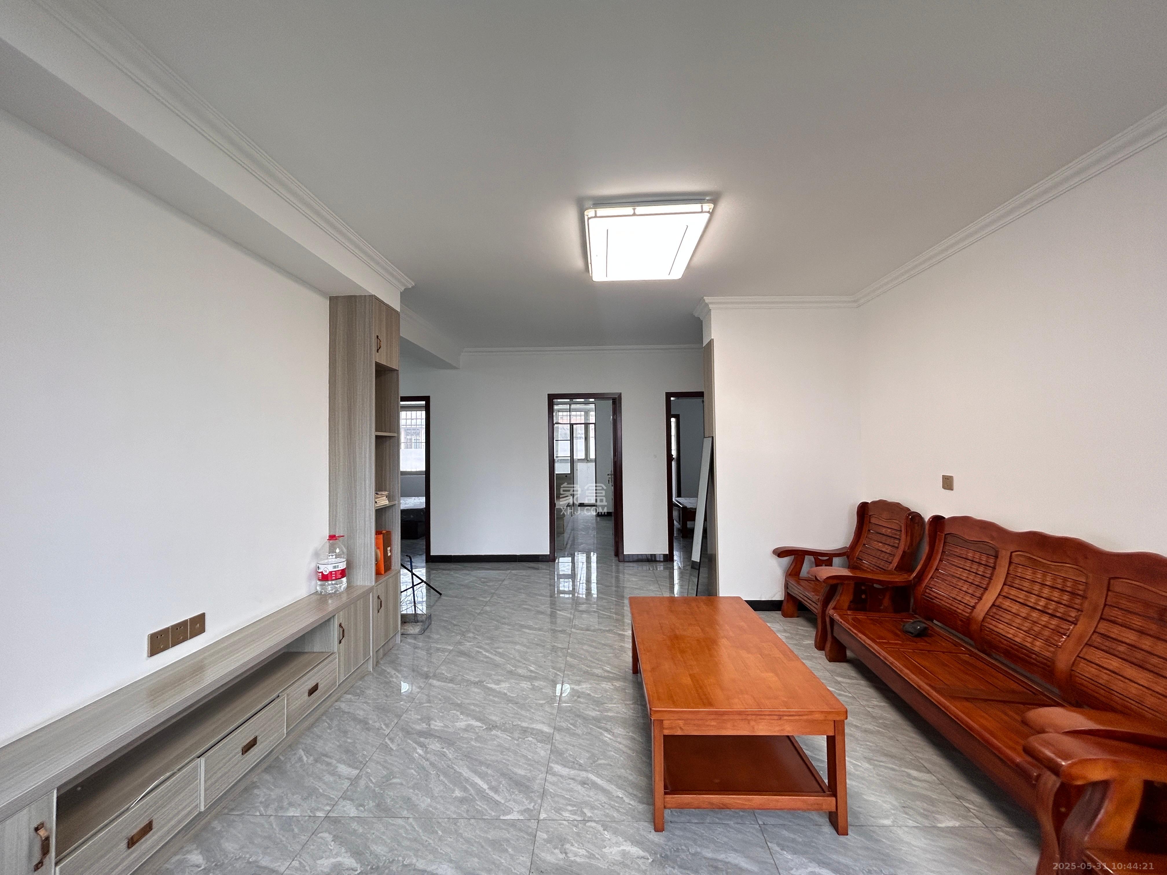 湘计花园 3室2厅1卫 2350.0元/月 湘计花园 3室2厅1卫 2350.0元/月室内图