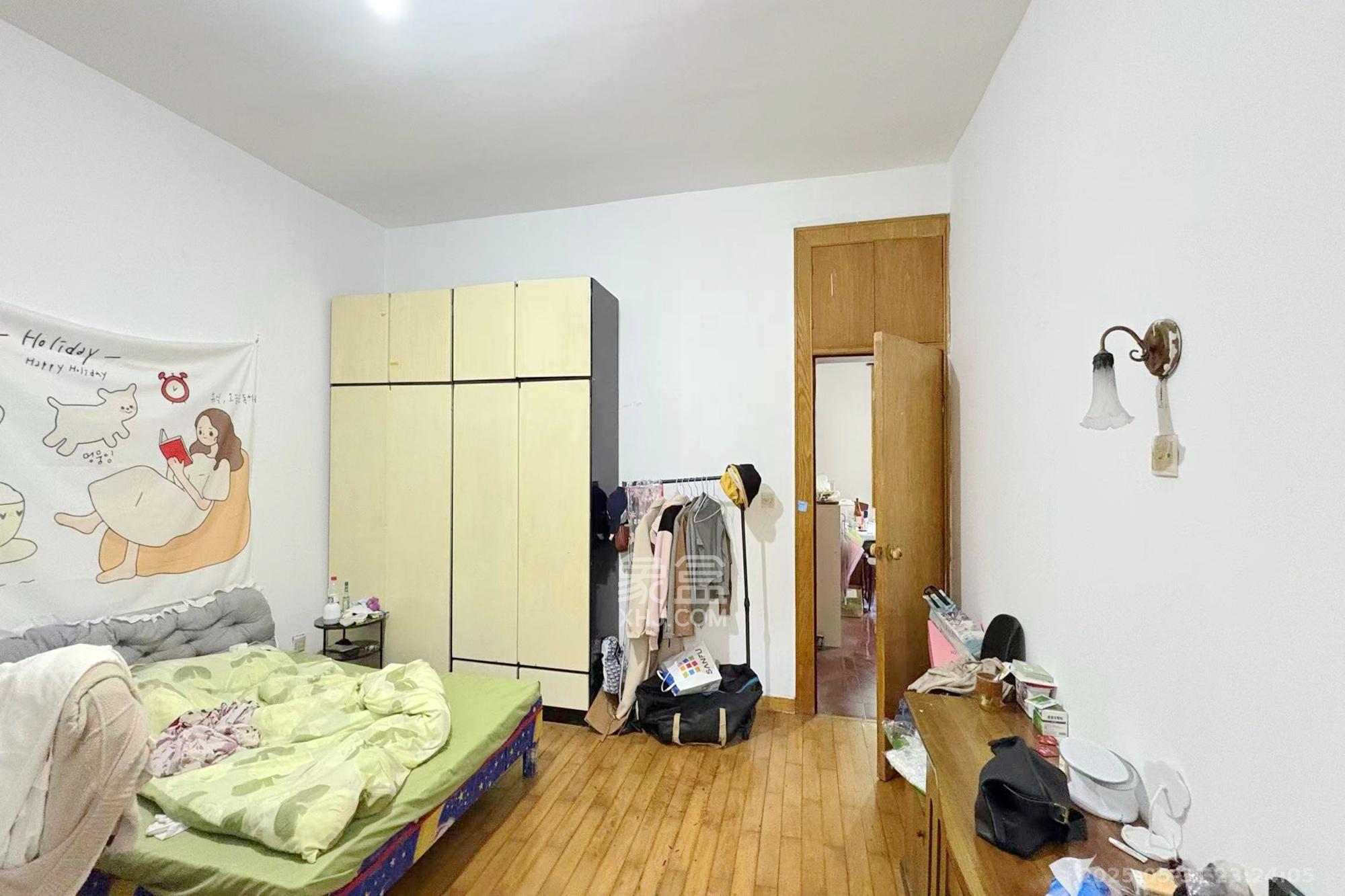 湖南省地铁局宿舍  3室2厅1卫    65.0万卧室