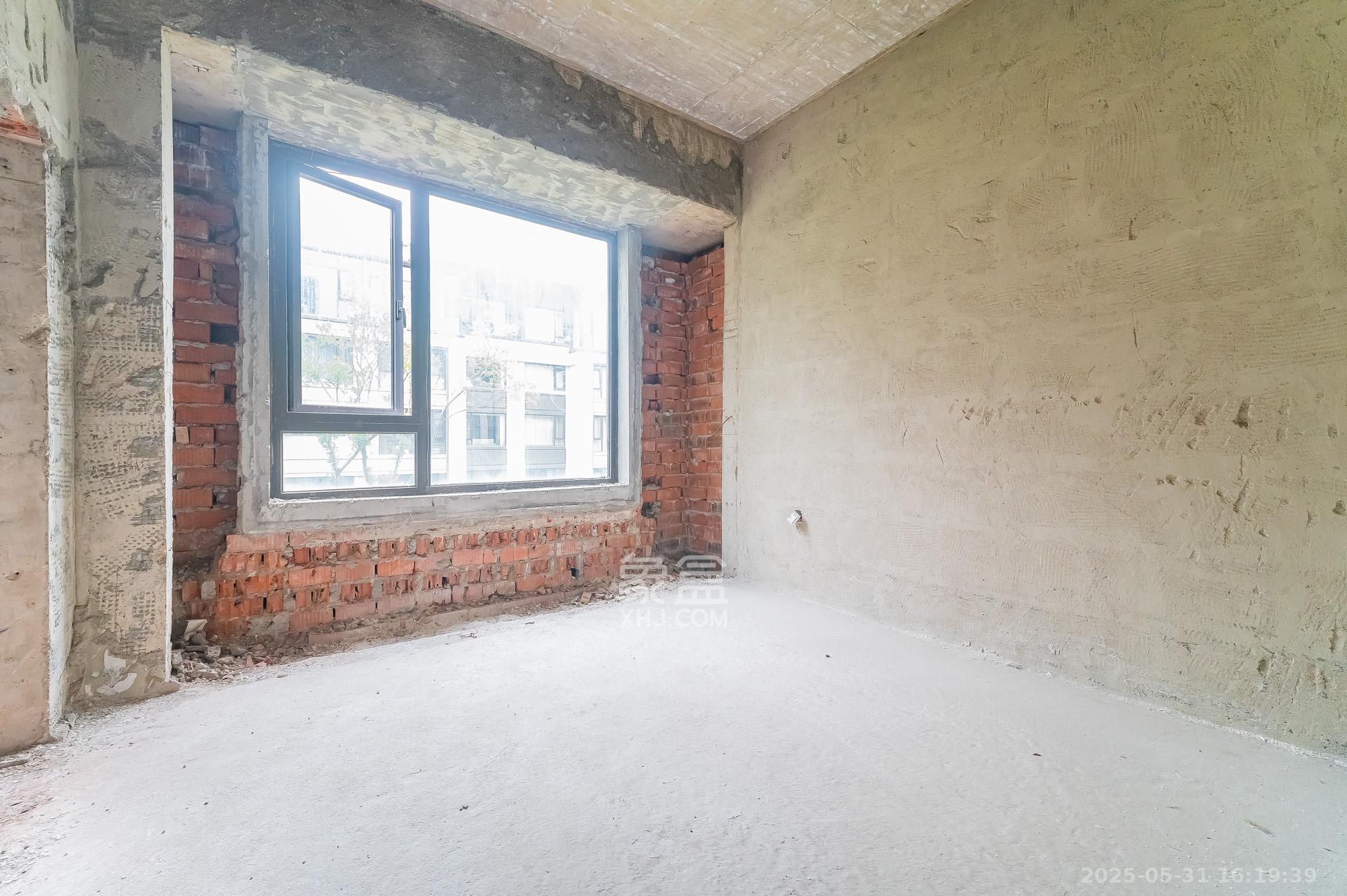 中交建发松雅院  5室2厅3卫    290.0万 中交建发松雅院  5室2厅3卫    290.0万其他