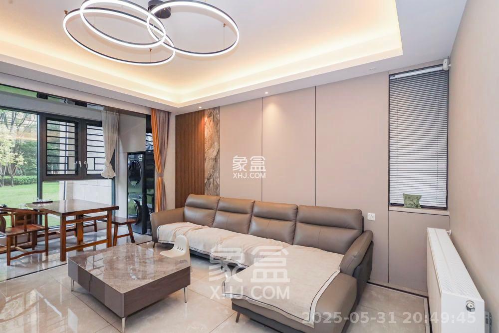 龙湖铂金中心（龙湖春江郦城）  5室2厅2卫    6500.0元/月室内图
