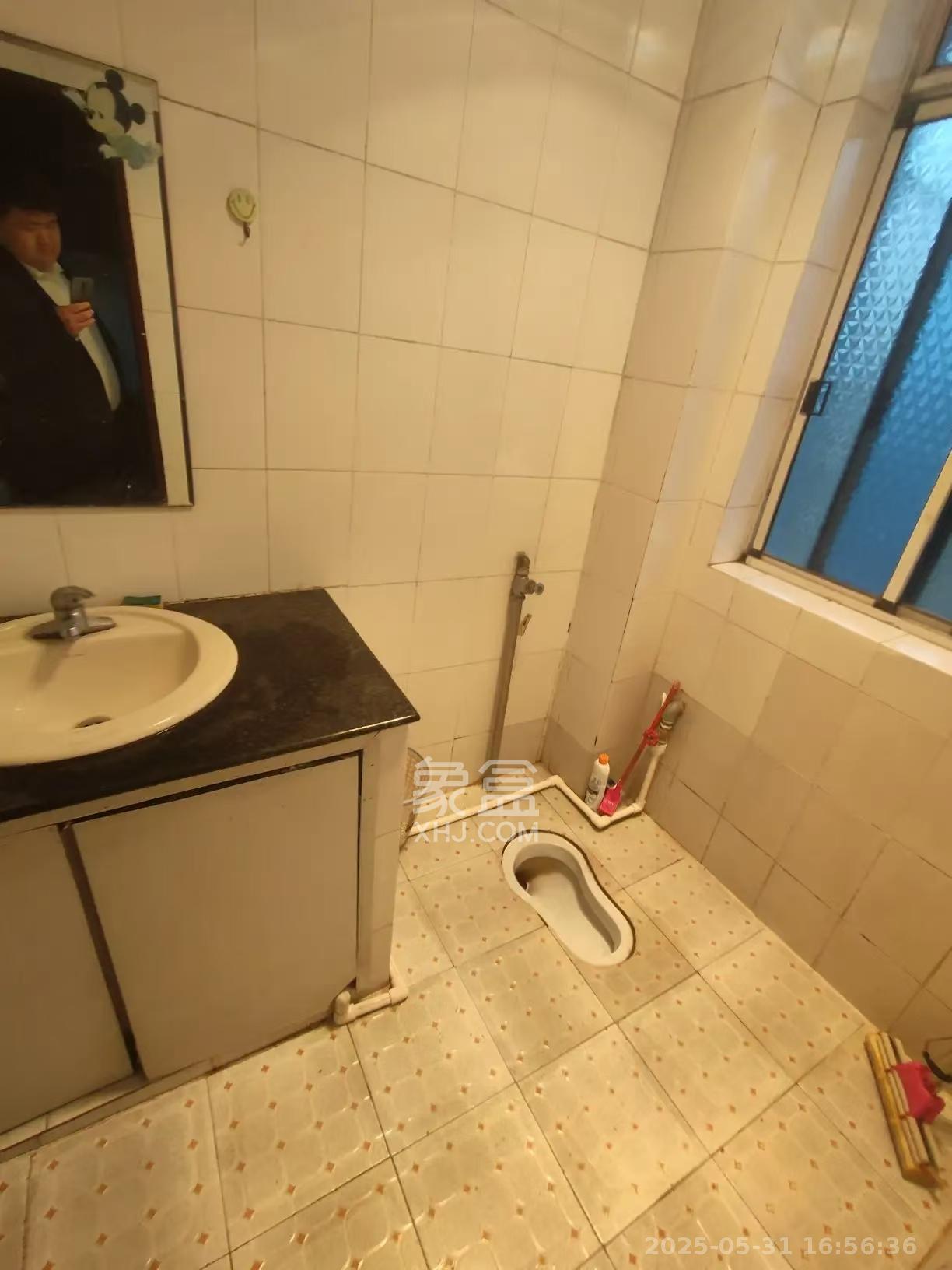 路桥宿舍 2室2厅1卫 1100.0元/月 路桥宿舍 2室2厅1卫 1100.0元/月室内图