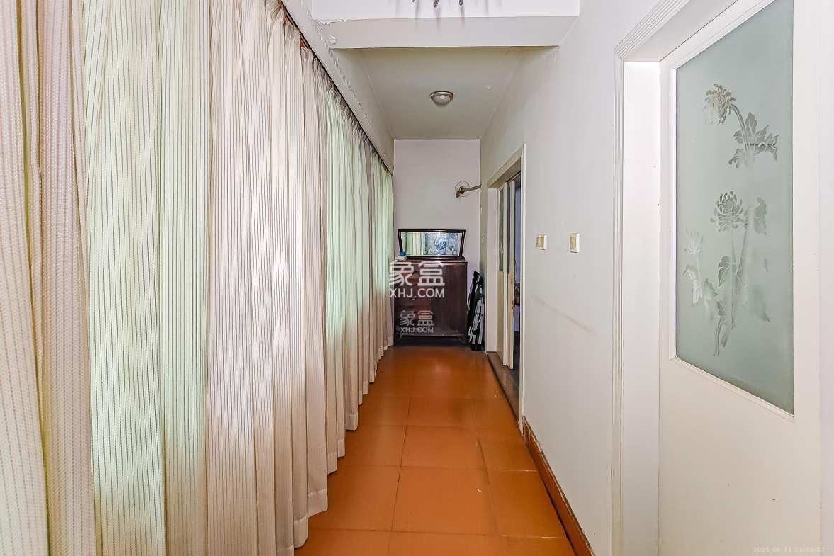 天心区政府机关宿舍  3室2厅1卫    89.0万 天心区政府机关宿舍  3室2厅1卫    89.0万阳台