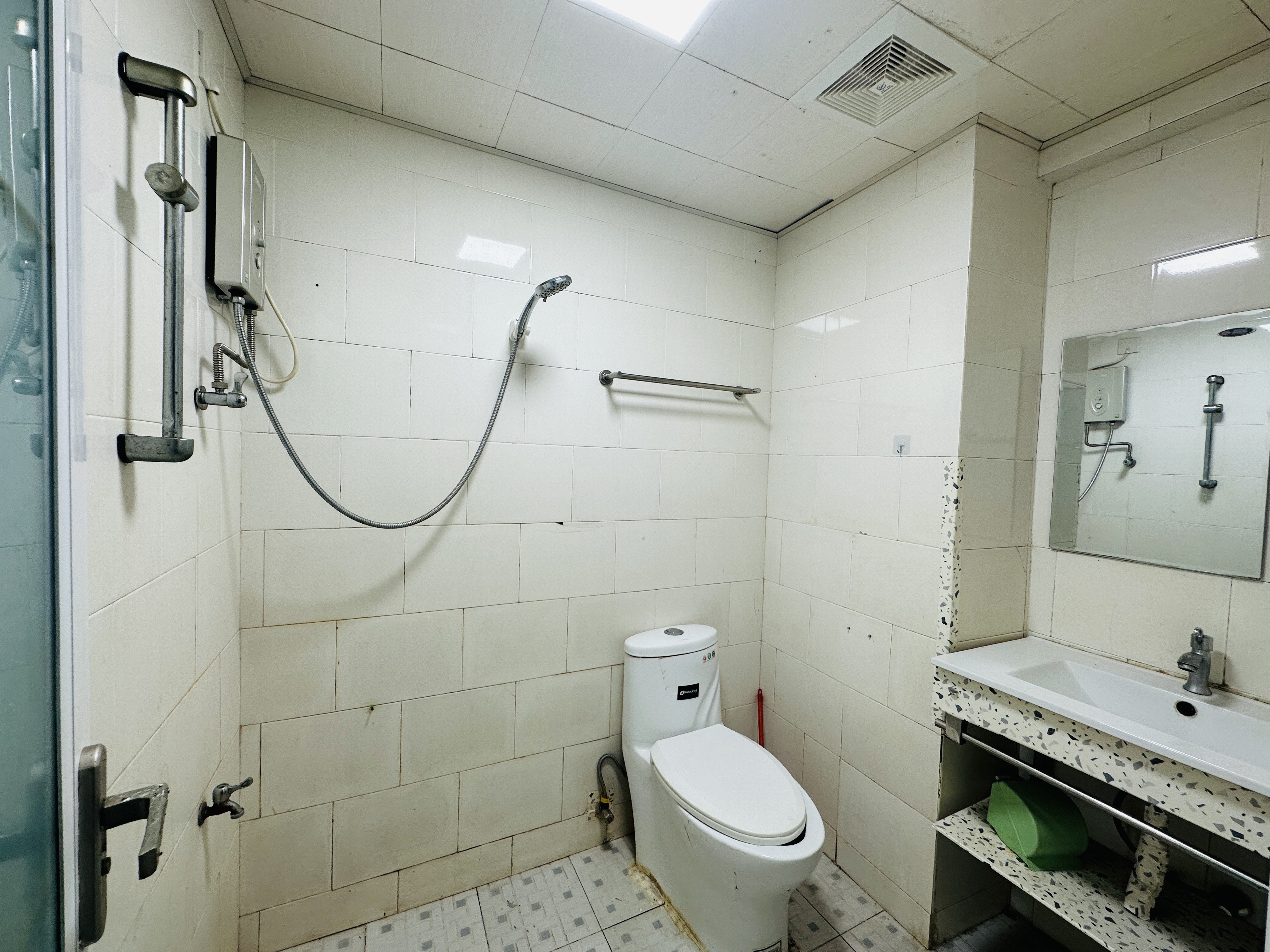 松雷大厦 1室1厅1卫 75.0万 松雷大厦 1室1厅1卫 75.0万客厅