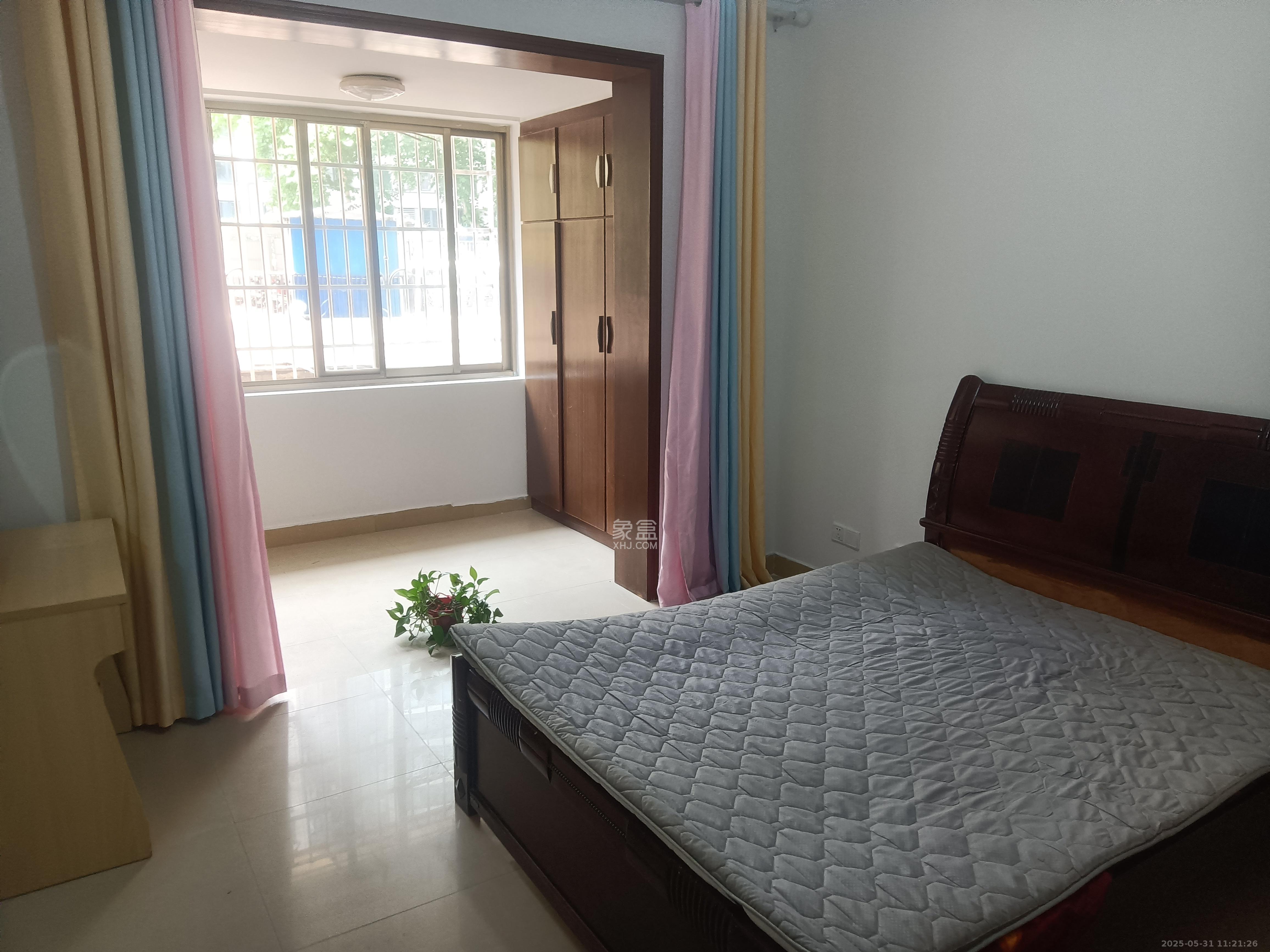 雅塘村  3室2厅2卫    2200.0元/月室内图1
