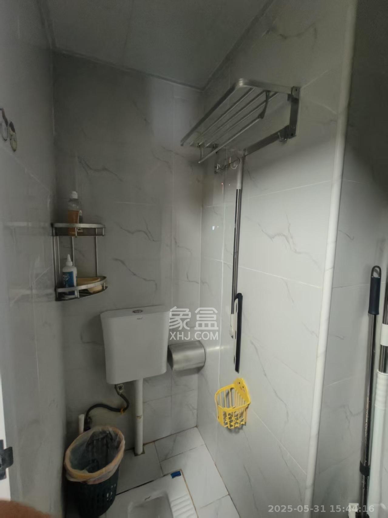 保利麓谷林语I区  1室1厅1卫   1600.00元/月室内图