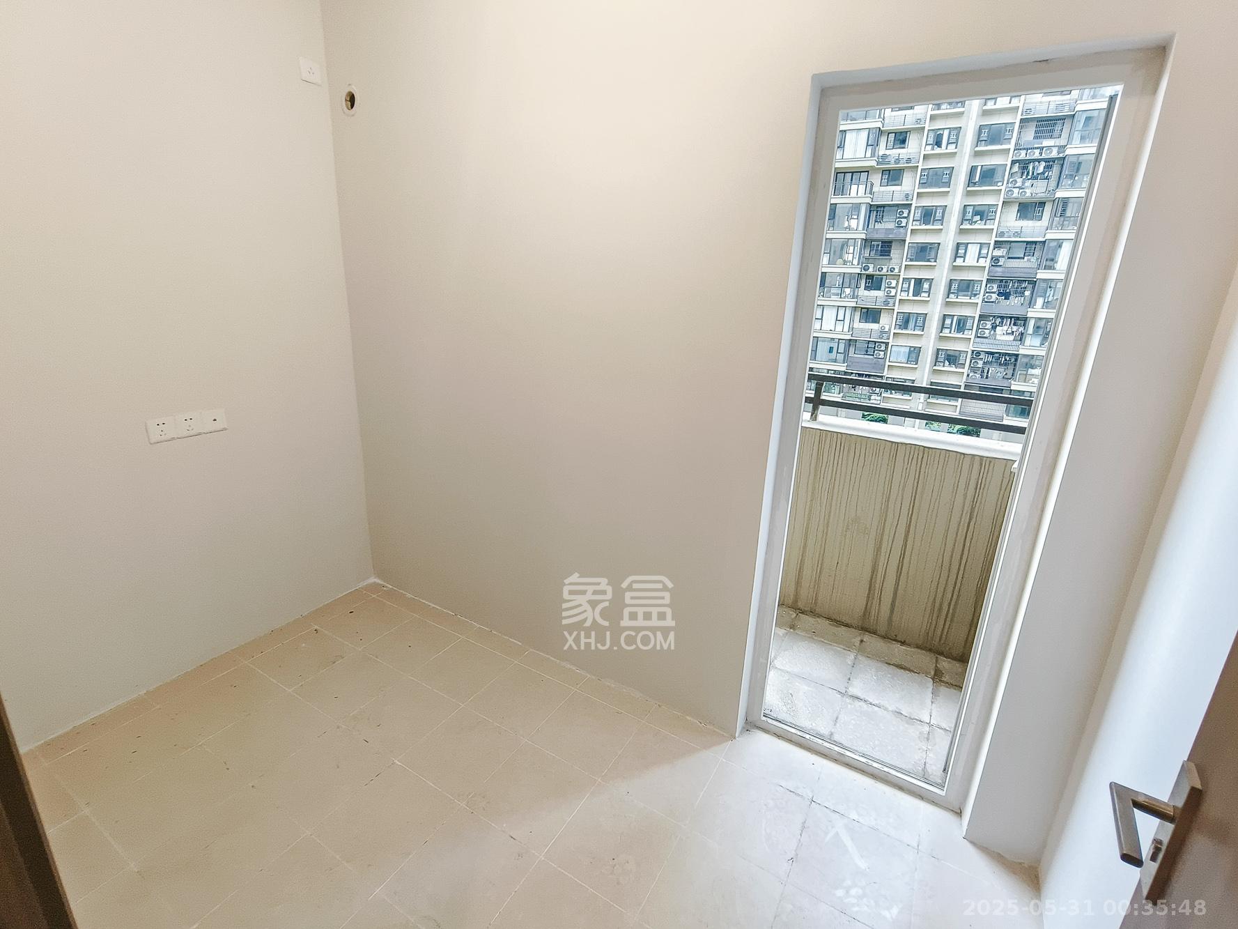 保利香槟国际  4室2厅2卫    106.0万 保利香槟国际  4室2厅2卫    106.0万卧室