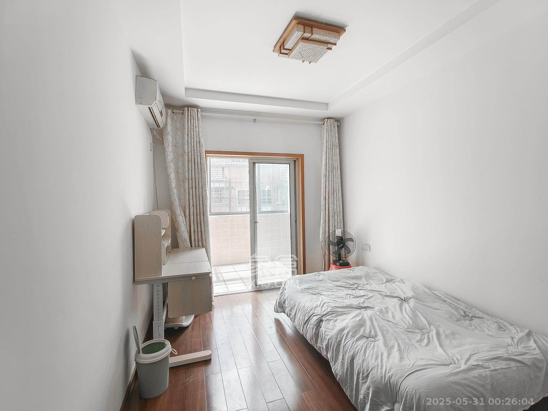 山水湾  3室2厅1卫    65.0万 山水湾  3室2厅1卫    65.0万卧室