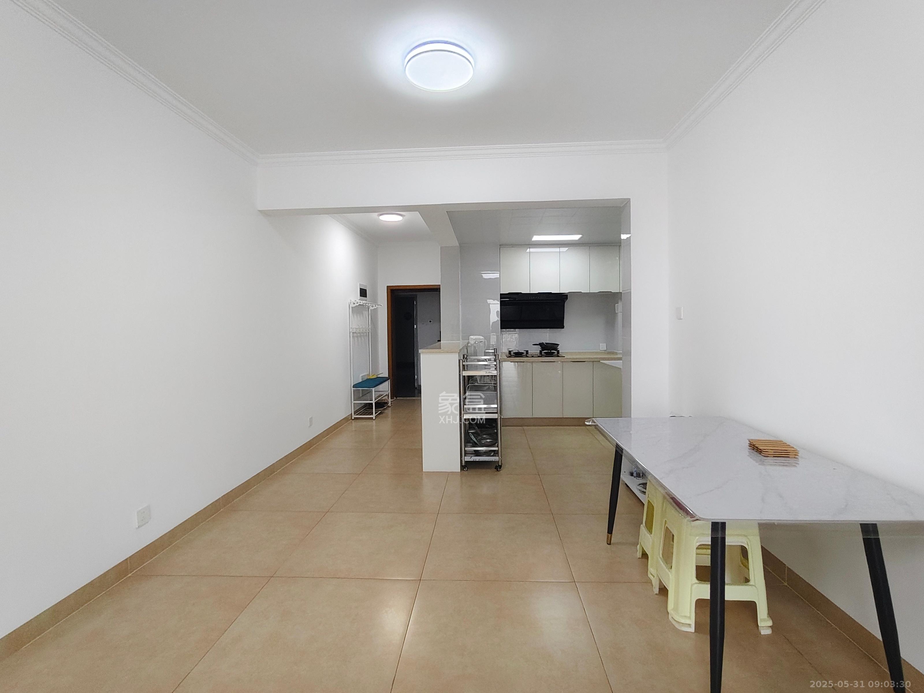 蔷薇国际 3室2厅2卫 2400.0元/月 蔷薇国际 3室2厅2卫 2400.0元/月室内图