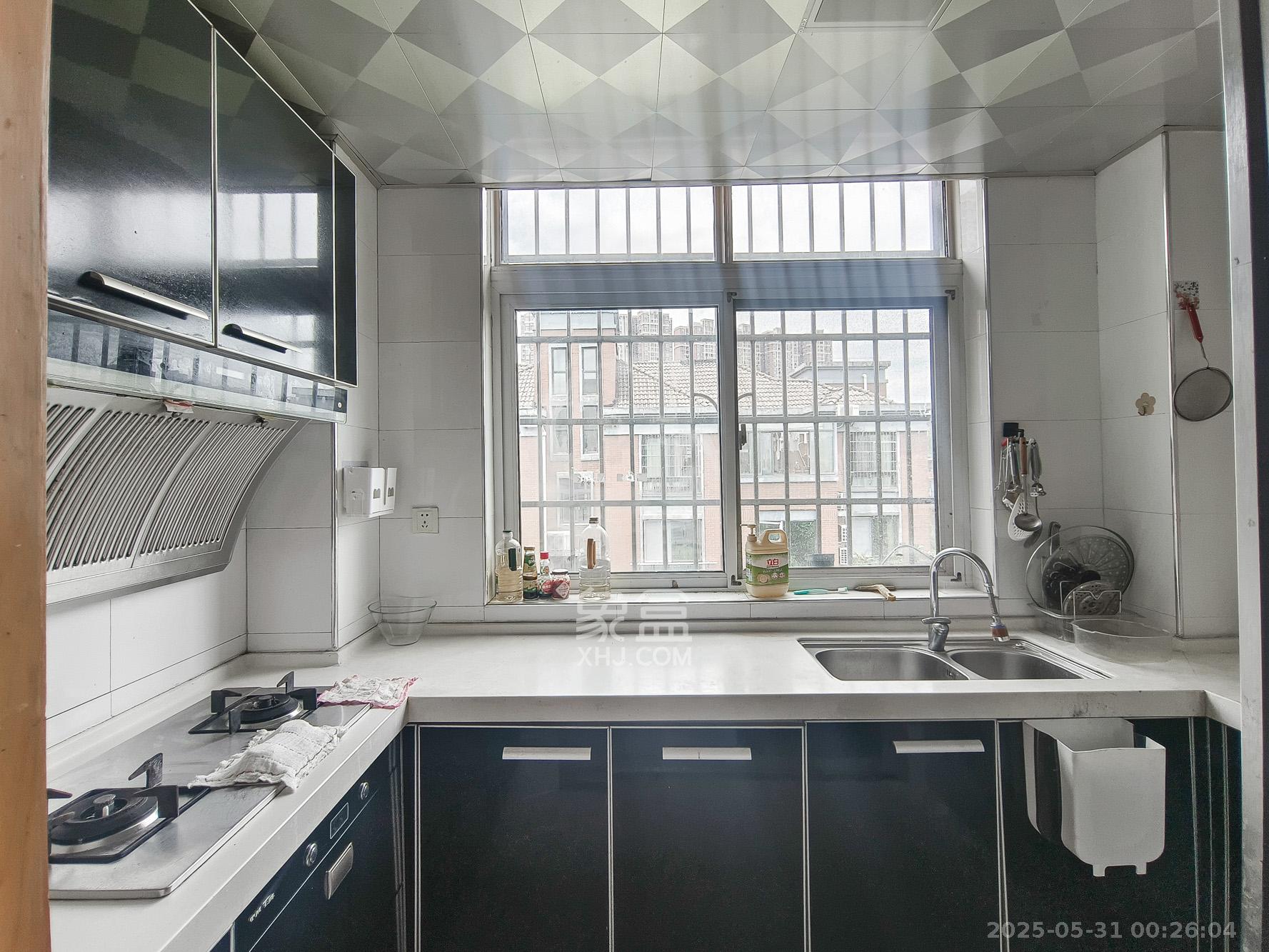 山水湾  3室2厅1卫    65.0万 山水湾  3室2厅1卫    65.0万厨房