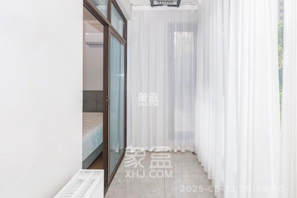 龙湖铂金中心（龙湖春江郦城）  5室2厅2卫    6500.0元/月室内图