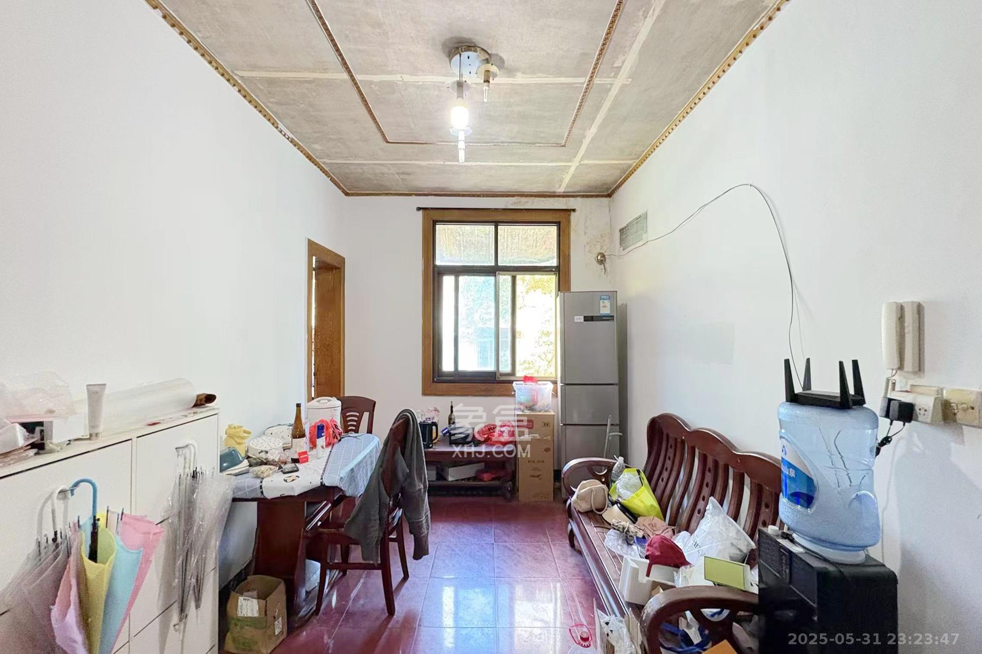 湖南省地铁局宿舍 3室2厅1卫 65.0万 湖南省地铁局宿舍 3室2厅1卫 65.0万客厅