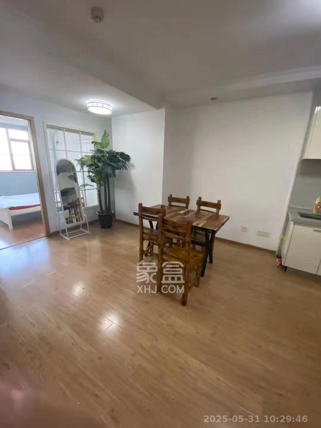 昊天大厦 2室1厅1卫 2300.0元/月 昊天大厦 2室1厅1卫 2300.0元/月室内图