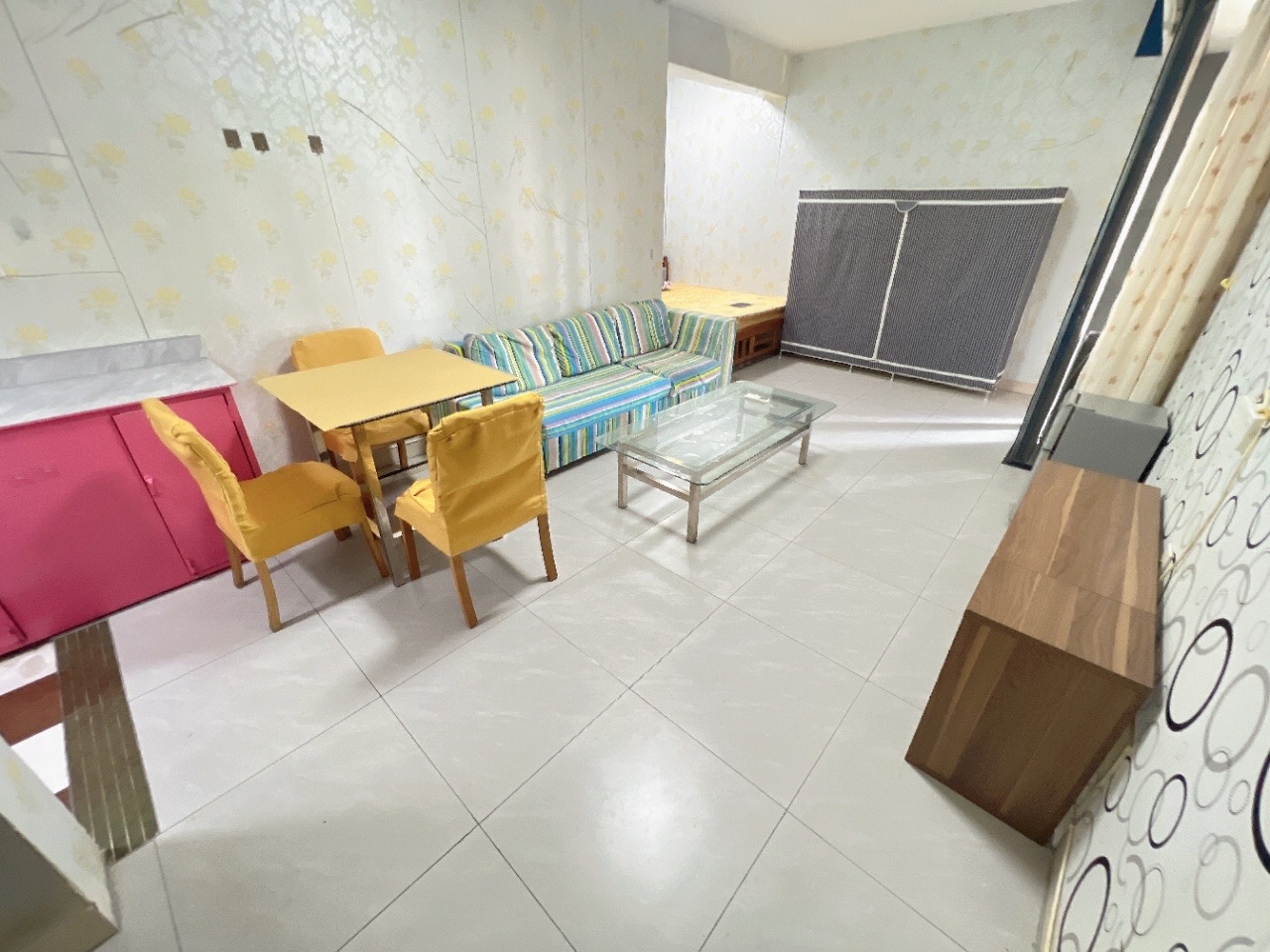 蓝海银座 1室0厅0卫 42.0万 蓝海银座 1室0厅0卫 42.0万客厅