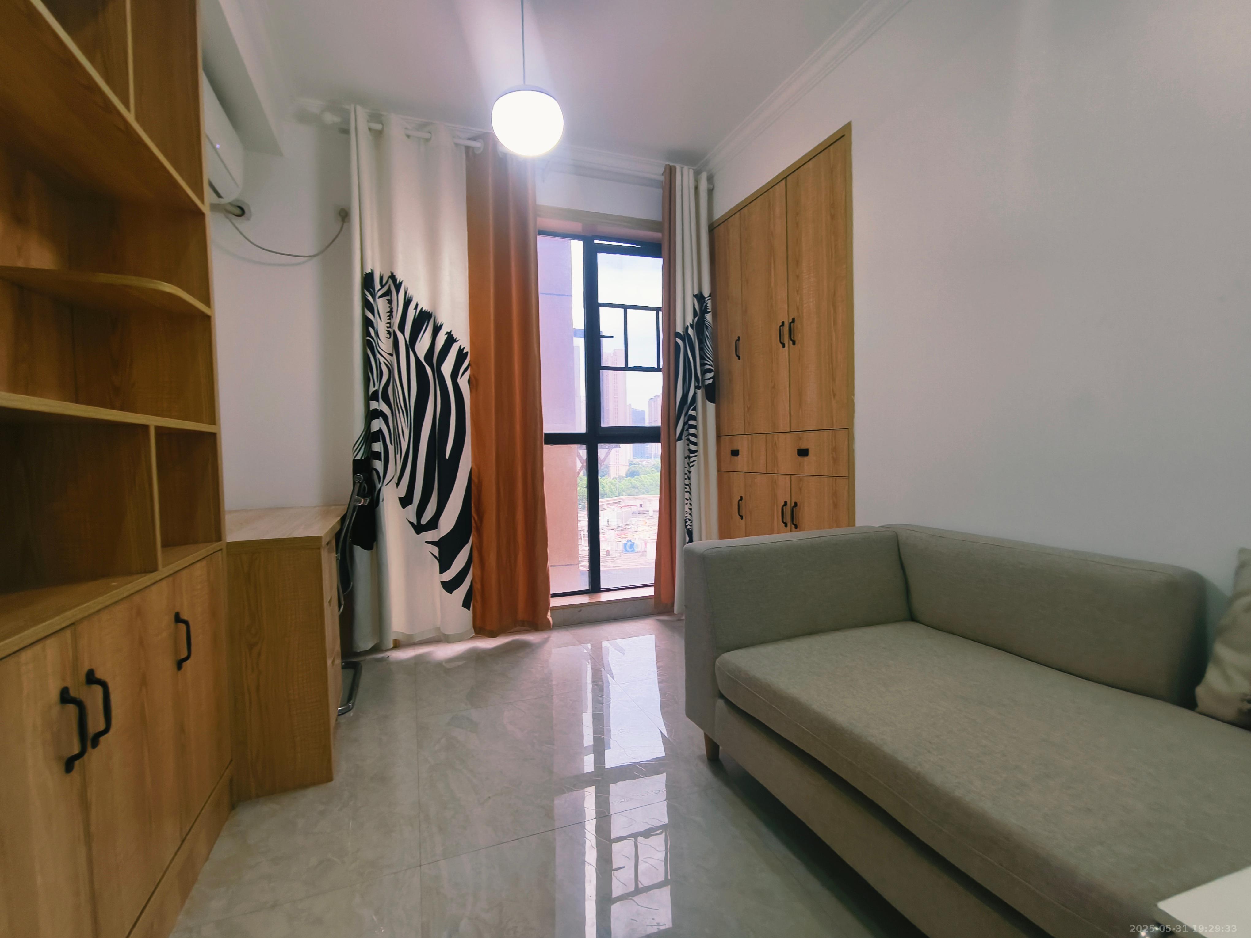 惟泽园  2室1厅1卫    2400.0元/月室内图