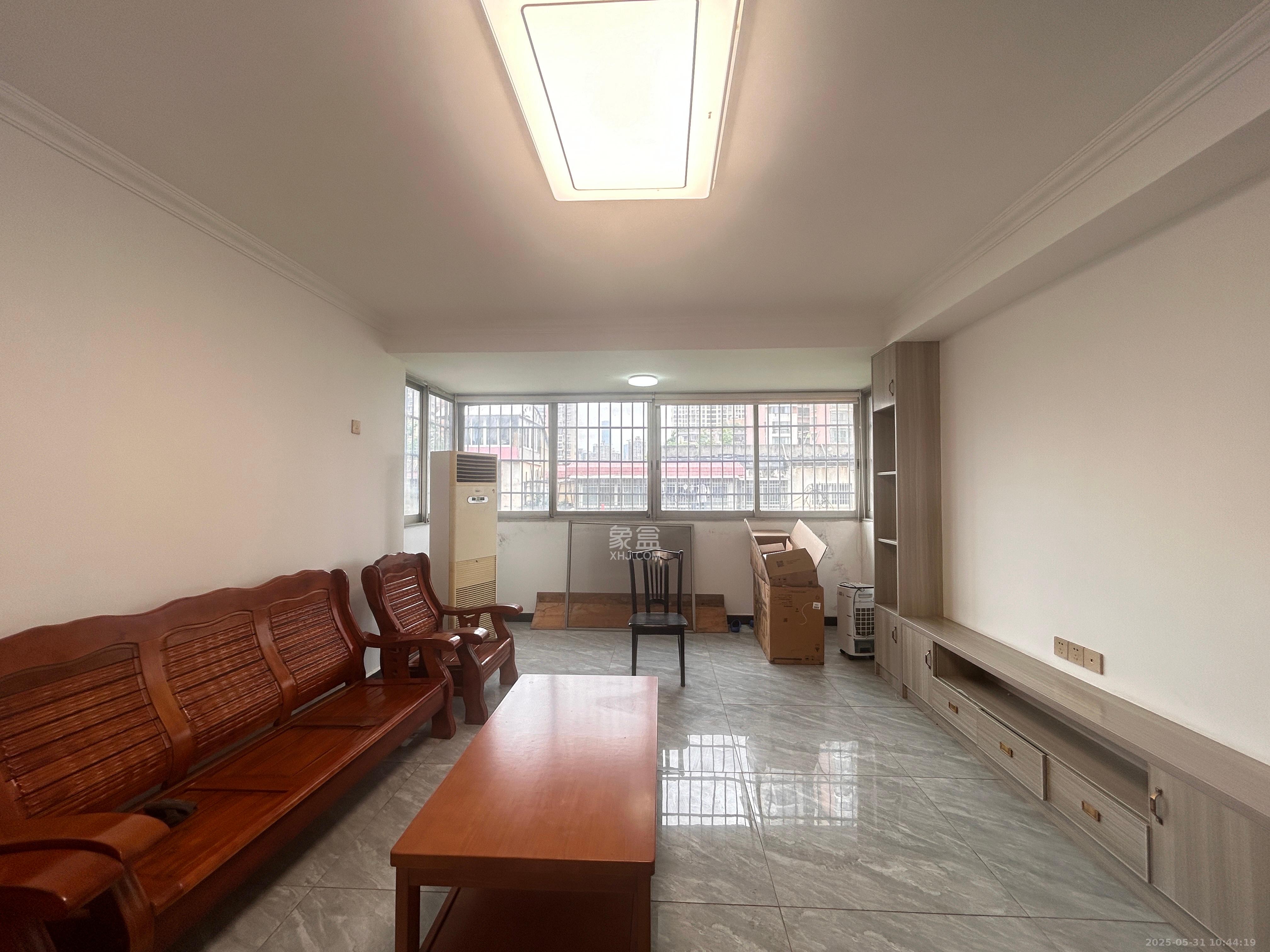 湘计花园 3室2厅1卫 2350.0元/月 湘计花园 3室2厅1卫 2350.0元/月室内图