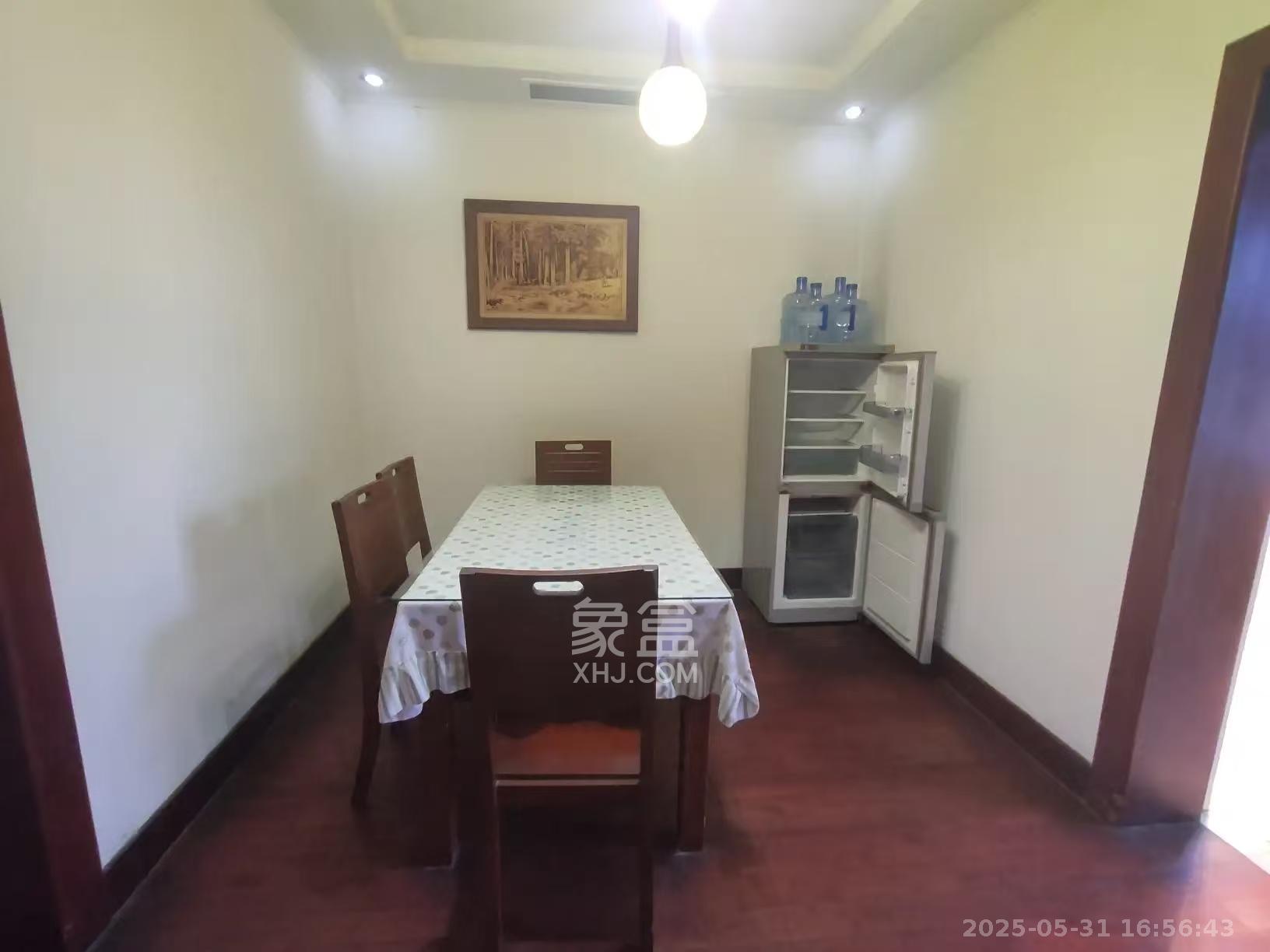 路桥宿舍 2室2厅1卫 1100.0元/月 路桥宿舍 2室2厅1卫 1100.0元/月室内图