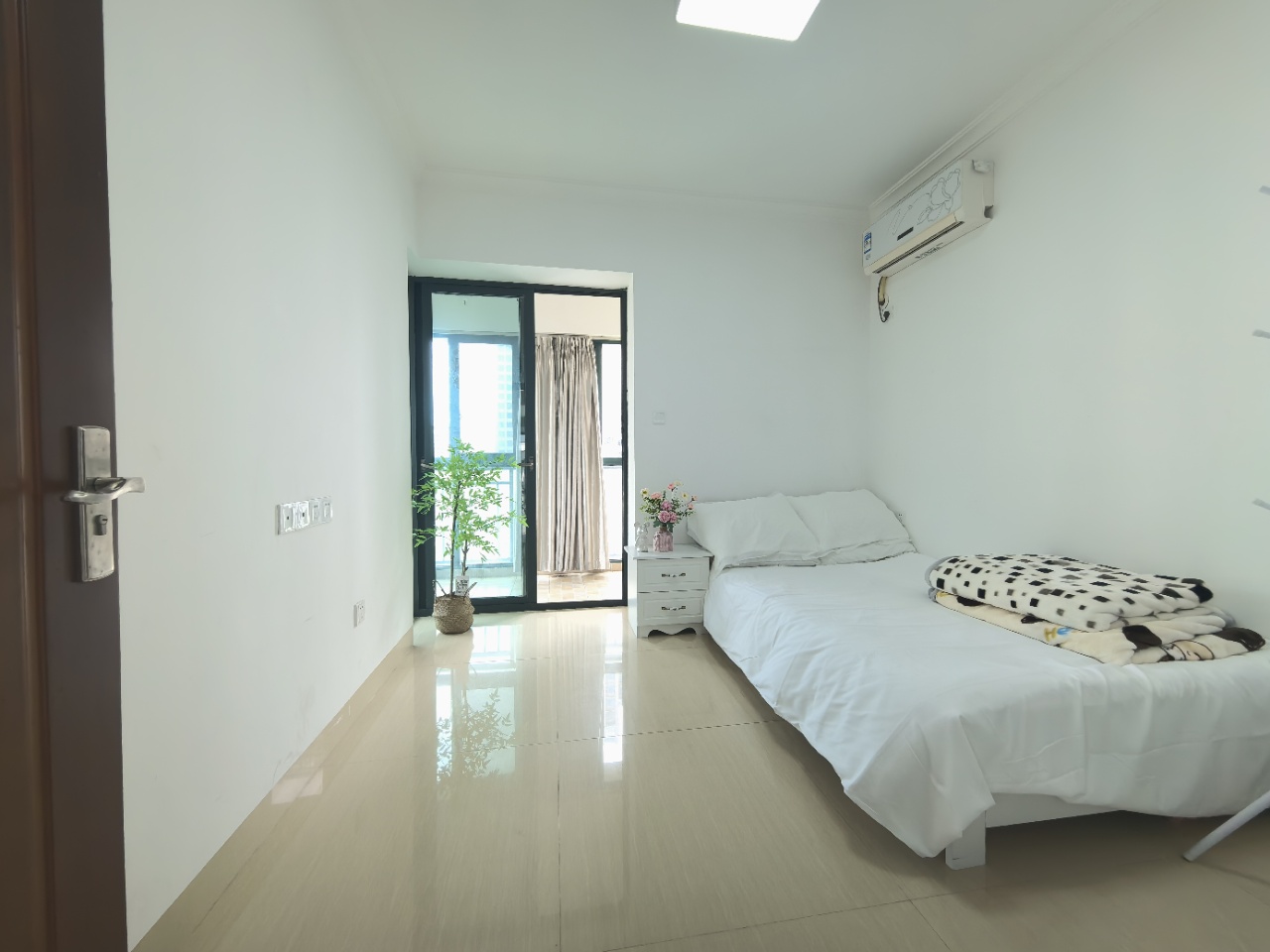 晨晖帝景  2室2厅2卫    165.0万 晨晖帝景  2室2厅2卫    165.0万室内图