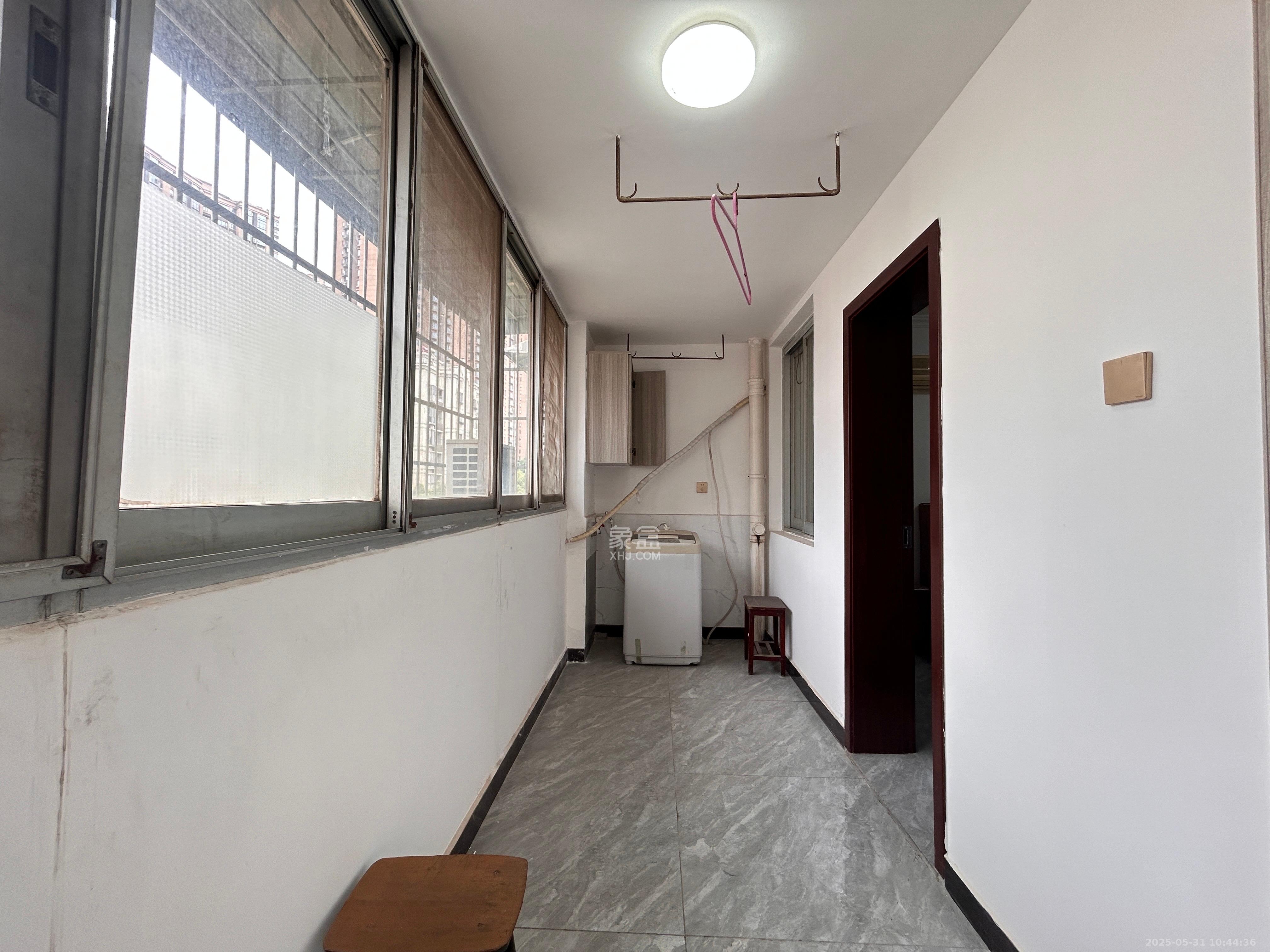 湘计花园 3室2厅1卫 2350.0元/月 湘计花园 3室2厅1卫 2350.0元/月室内图