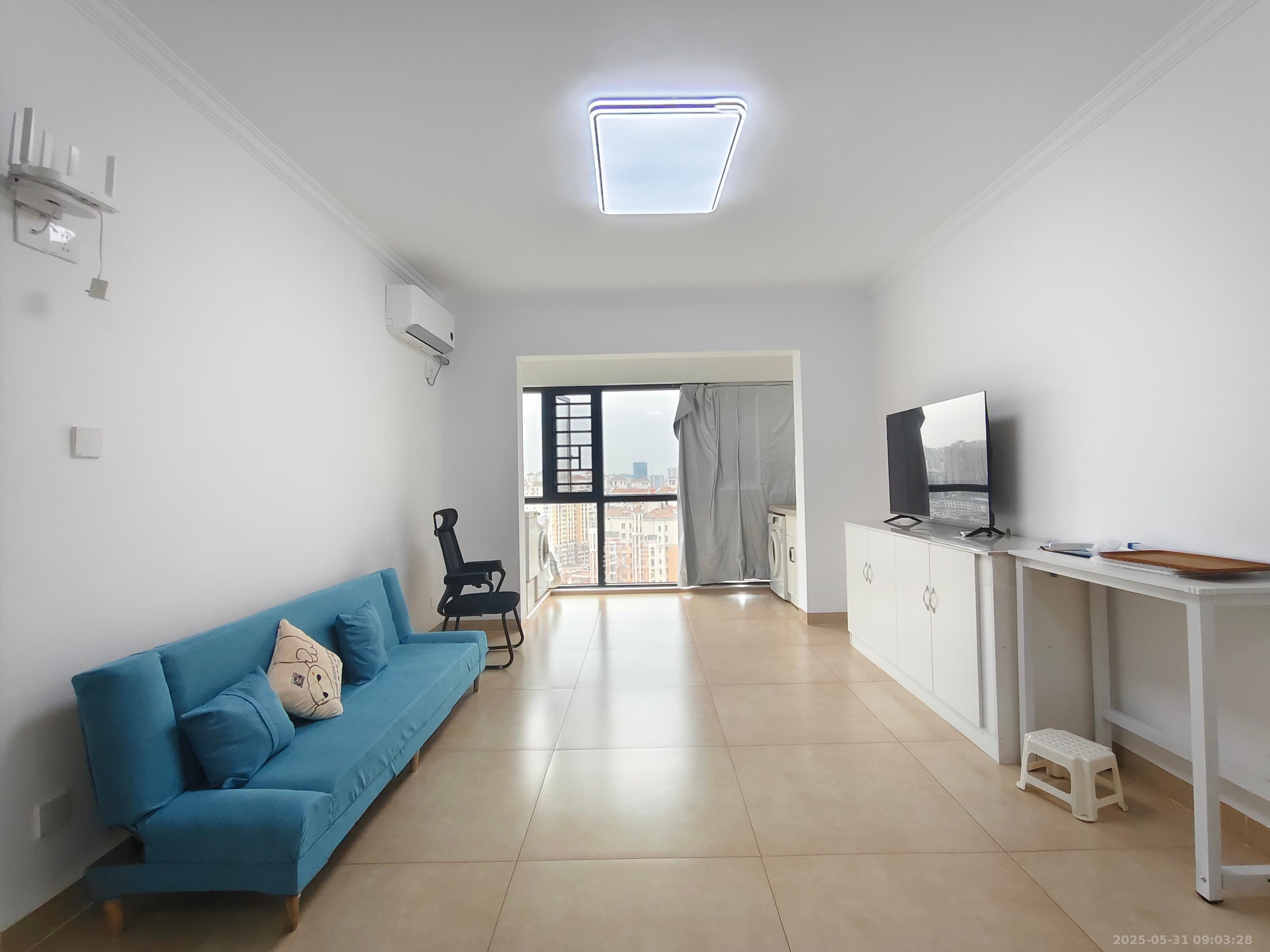 蔷薇国际  3室2厅2卫    2400.0元/月 蔷薇国际  3室2厅2卫    2400.0元/月