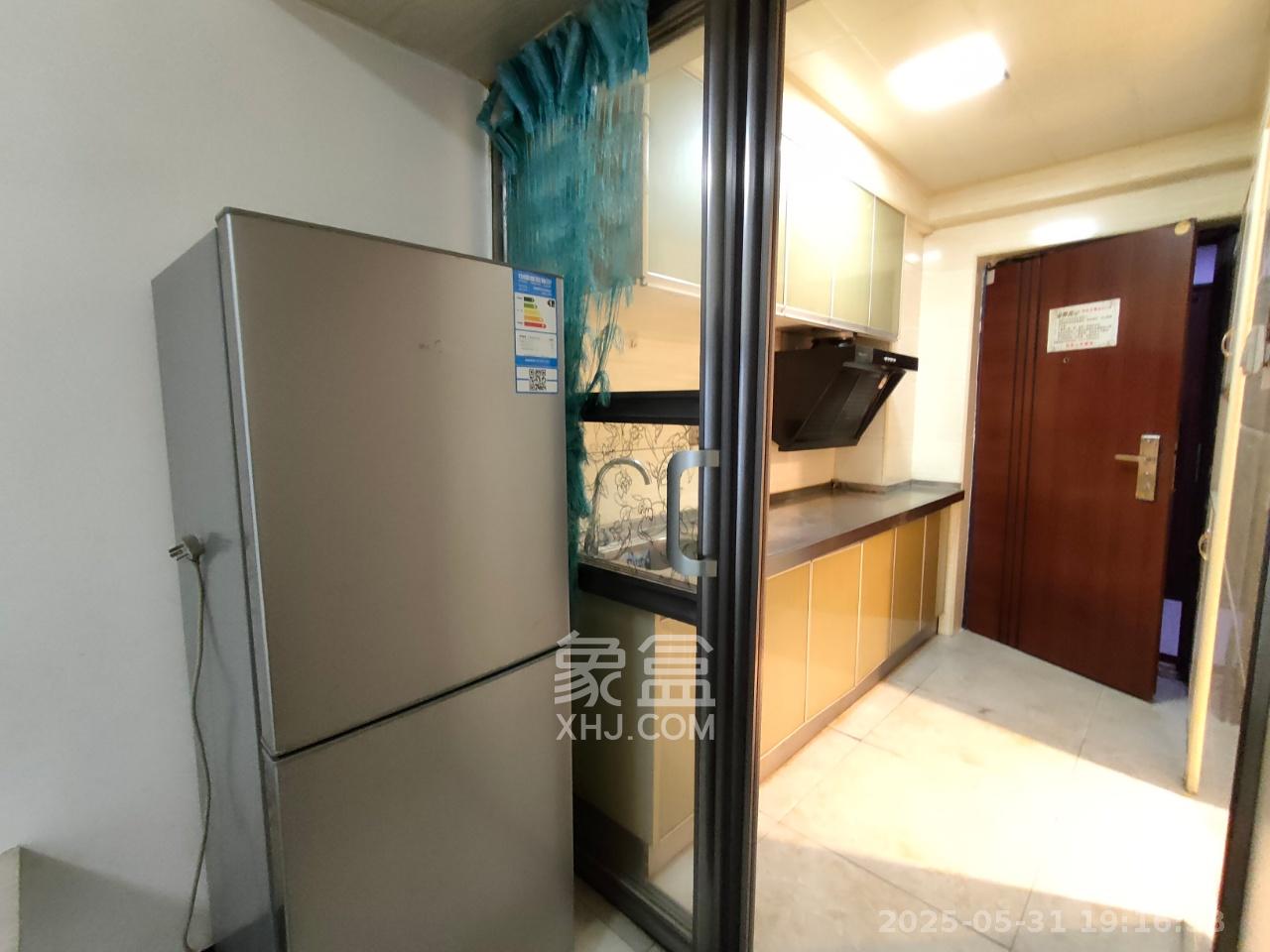 达美D6区  1室1厅1卫    1300.0元/月室内图