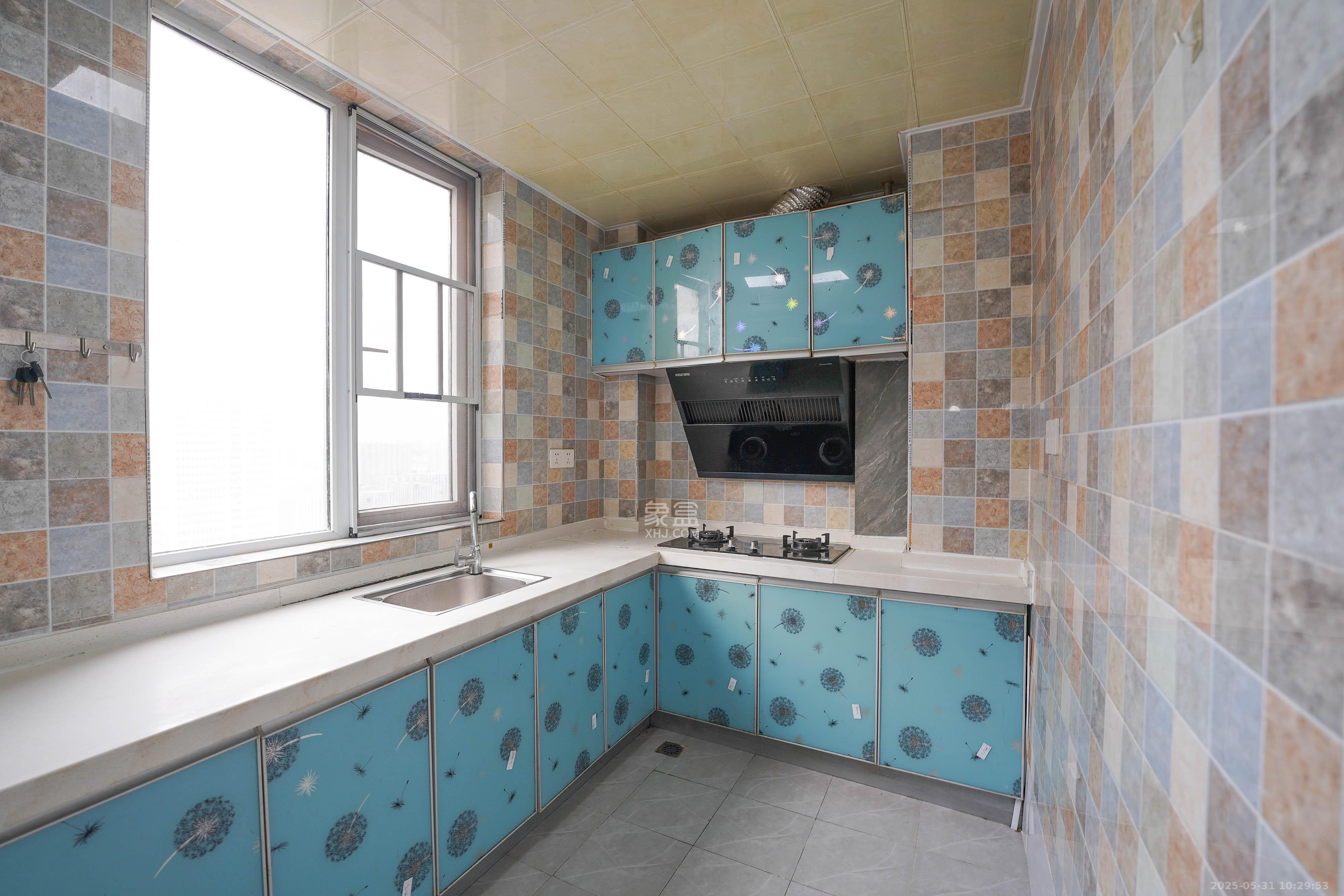 丽发新城 3室2厅2卫 83.8万 丽发新城 3室2厅2卫 83.8万厨房