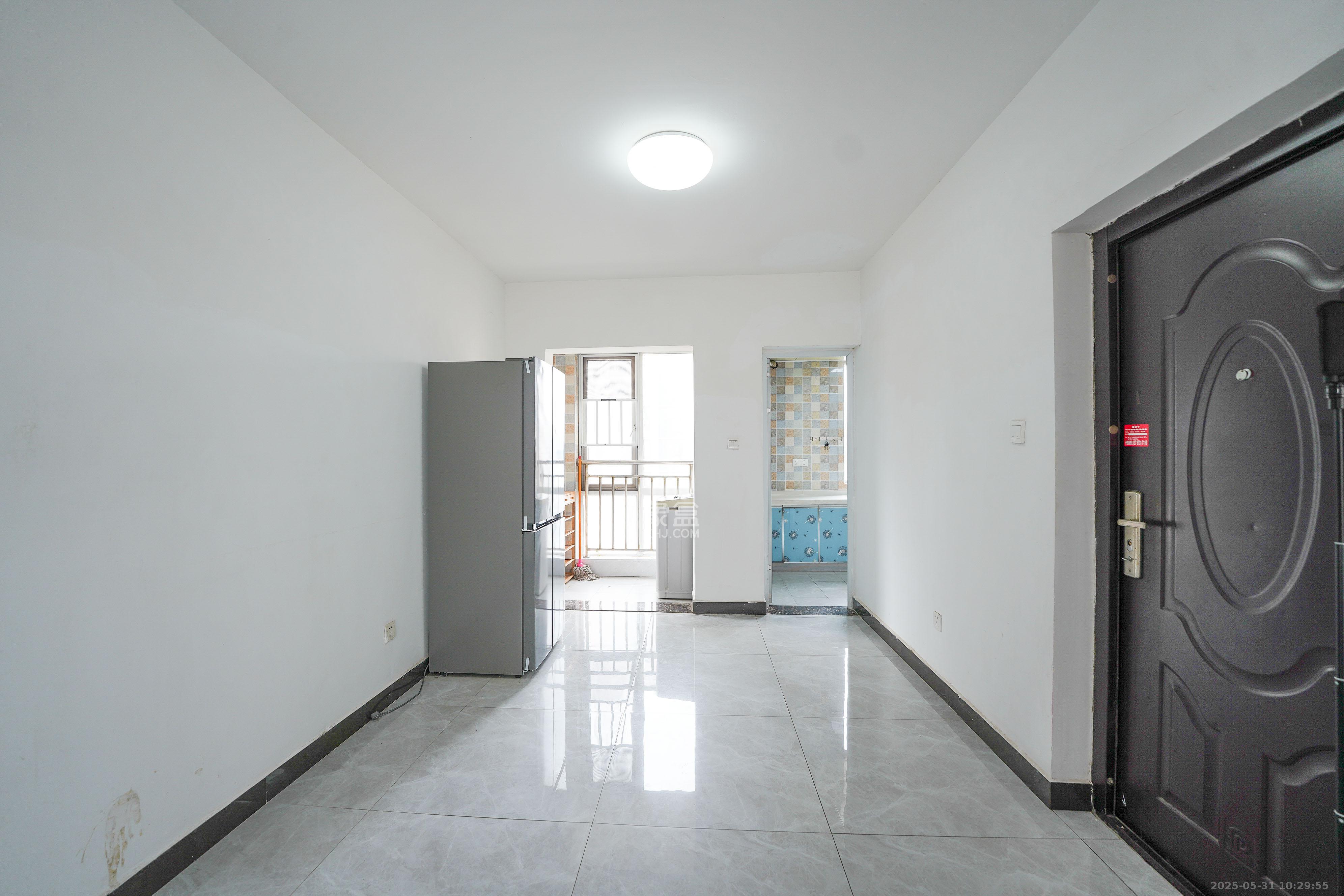 丽发新城 3室2厅2卫 83.8万 丽发新城 3室2厅2卫 83.8万客厅