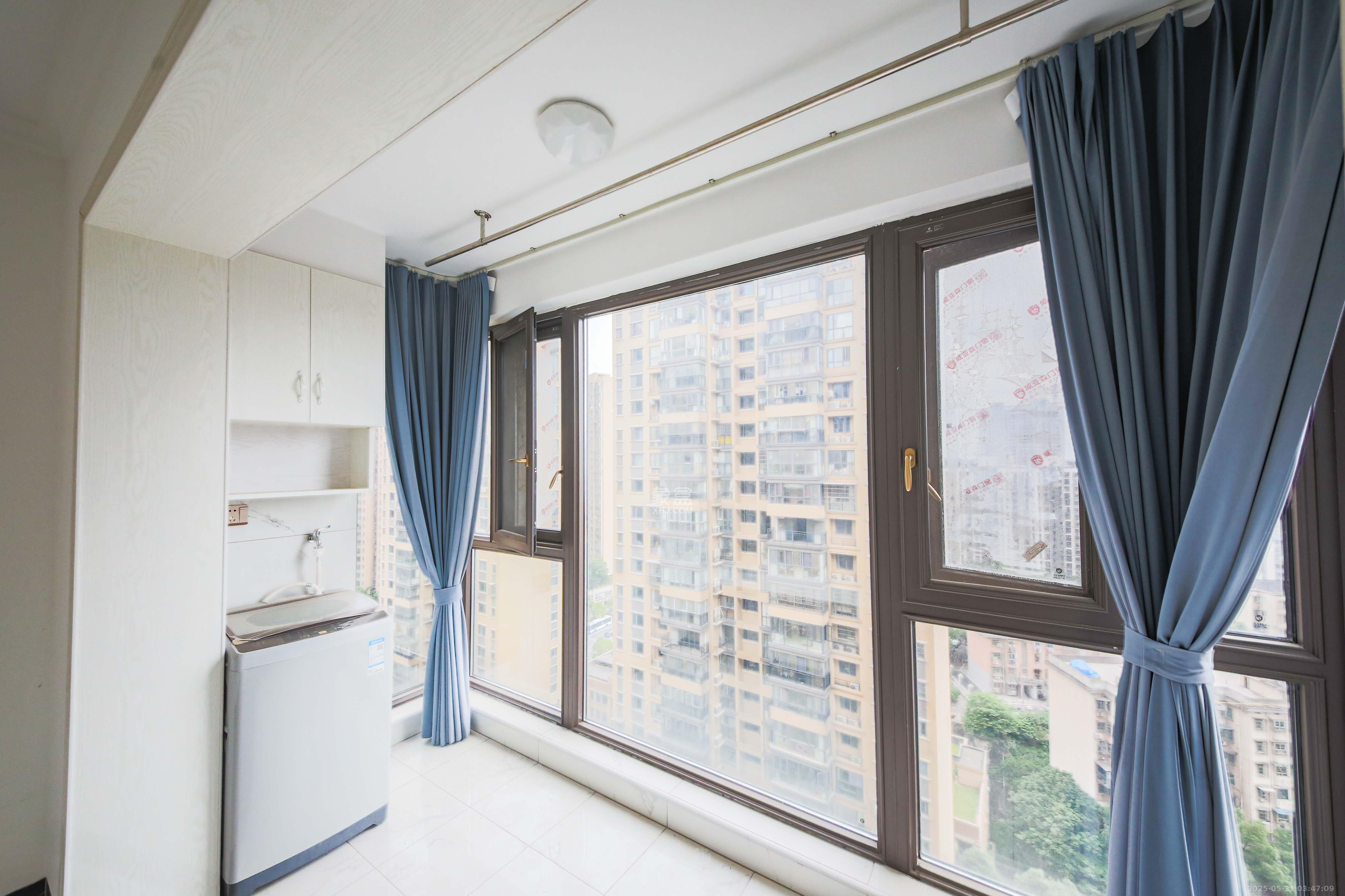 鑫远御文台二期 3室2厅1卫 87.8万 鑫远御文台二期 3室2厅1卫 87.8万阳台