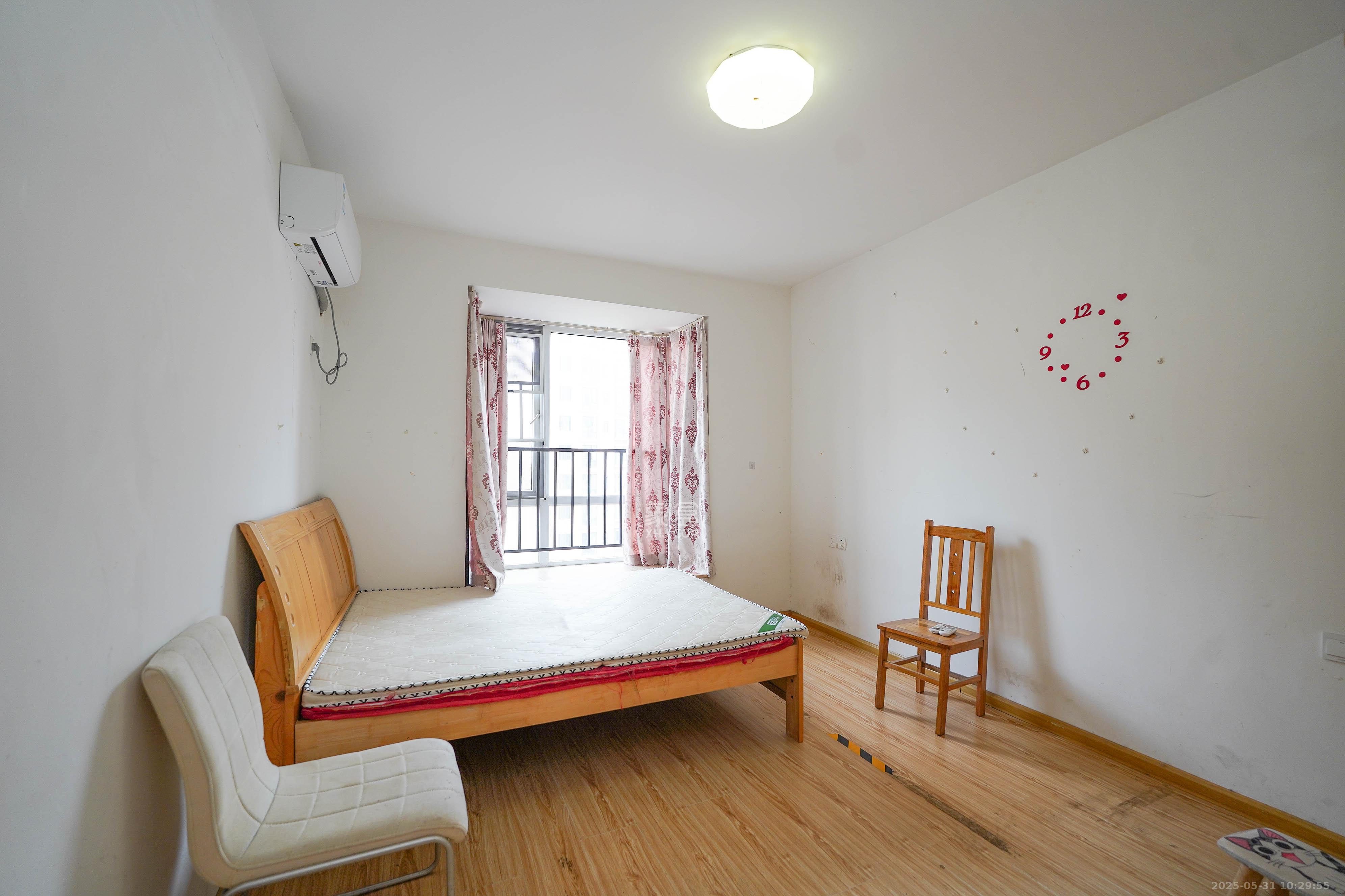 丽发新城 3室2厅2卫 83.8万 丽发新城 3室2厅2卫 83.8万卧室