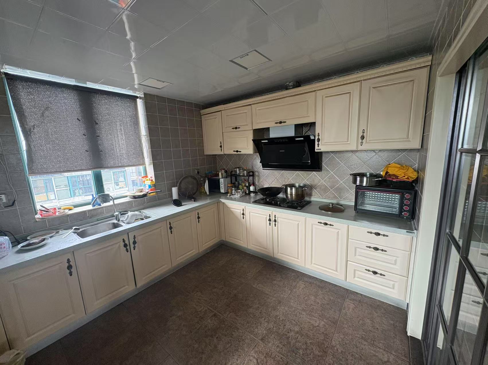 湘滨逸墅 5室2厅2卫 83.80万 湘滨逸墅 5室2厅2卫 83.80万室内图