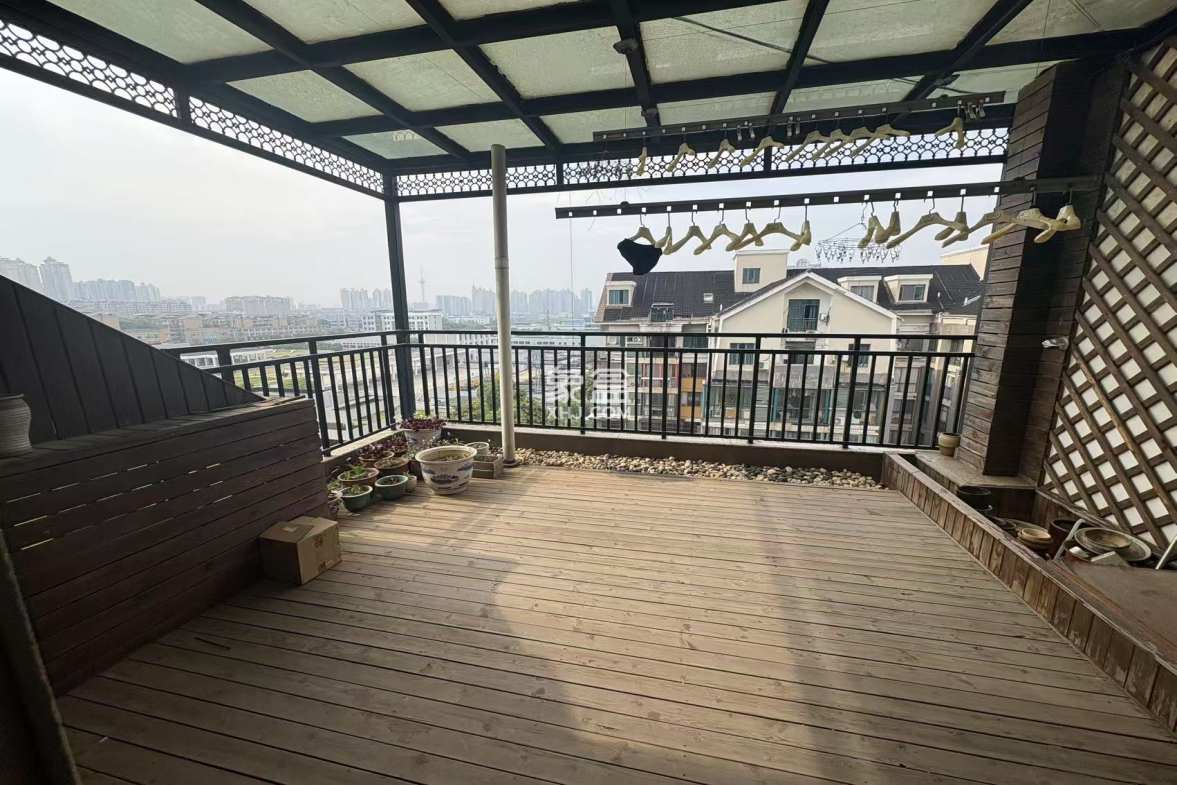 湘滨逸墅 5室2厅2卫 83.80万 湘滨逸墅 5室2厅2卫 83.80万室内图