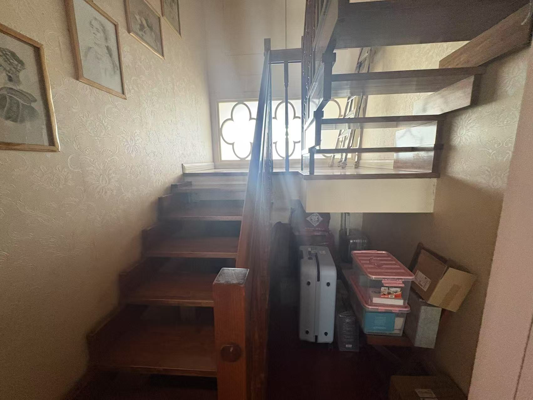 湘滨逸墅 5室2厅2卫 83.80万 湘滨逸墅 5室2厅2卫 83.80万室内图