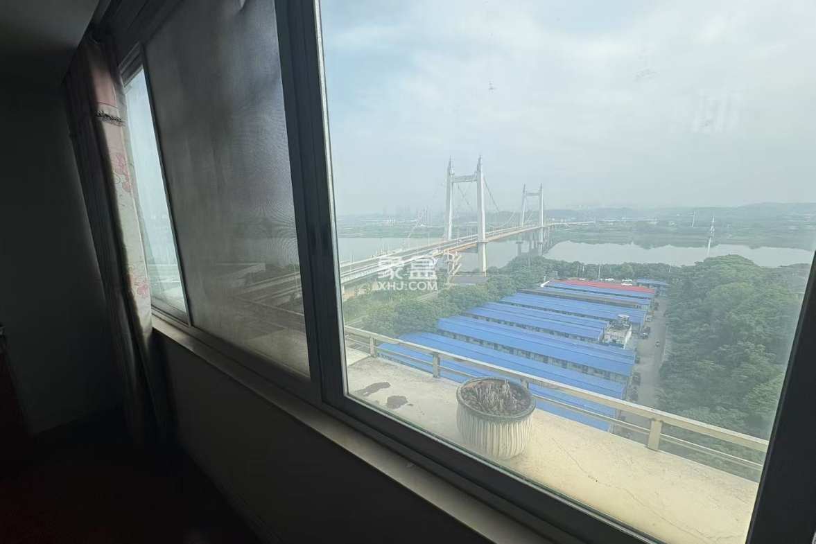 湘滨逸墅 5室2厅2卫 83.80万 湘滨逸墅 5室2厅2卫 83.80万室内图