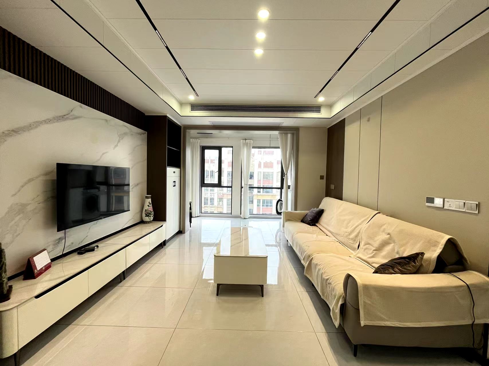 泰山一号  2室1厅1卫    45.0万 泰山一号  2室1厅1卫    45.0万室内图