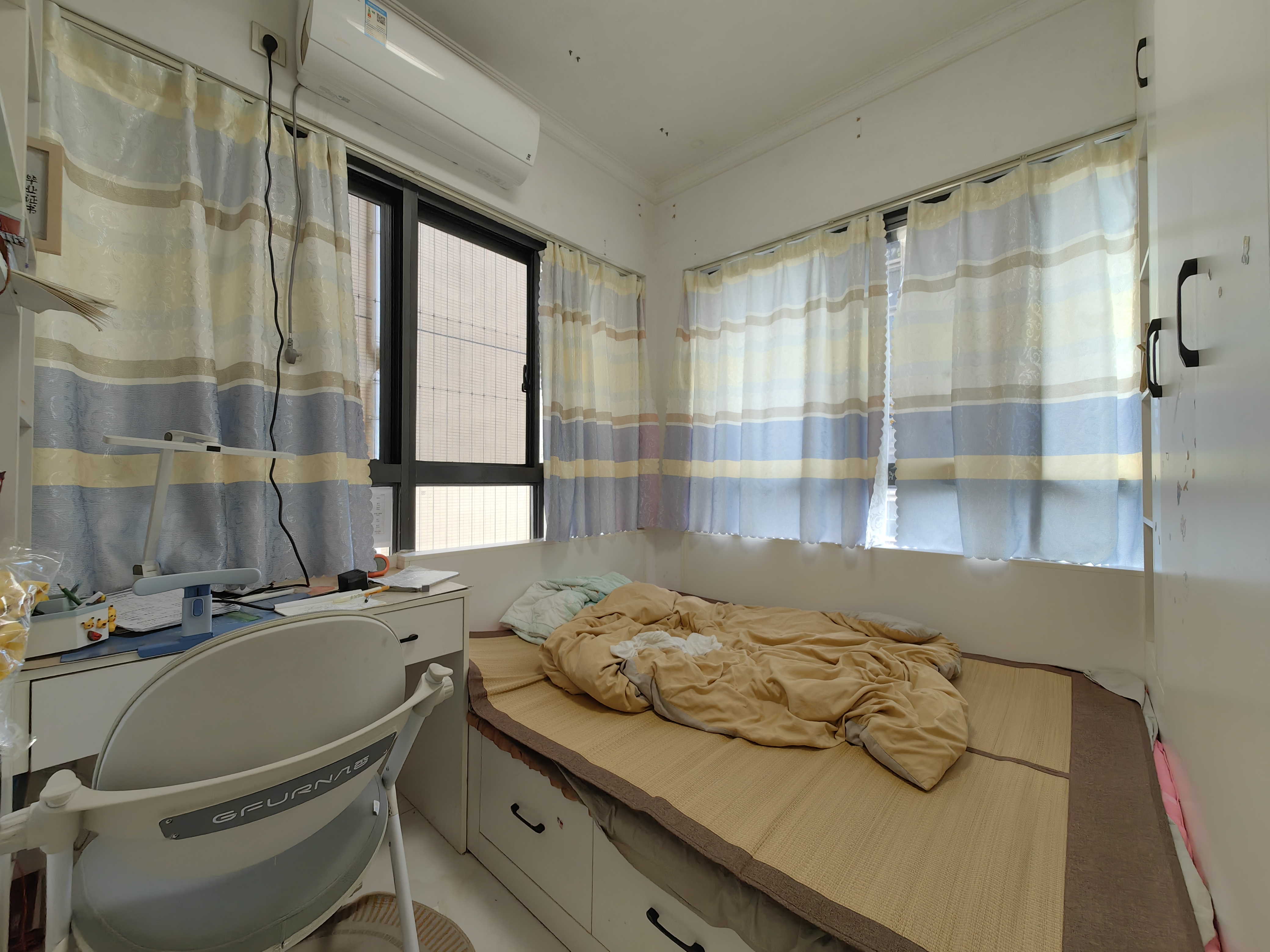 九八缔景城  4室2厅2卫   75.00万室内图